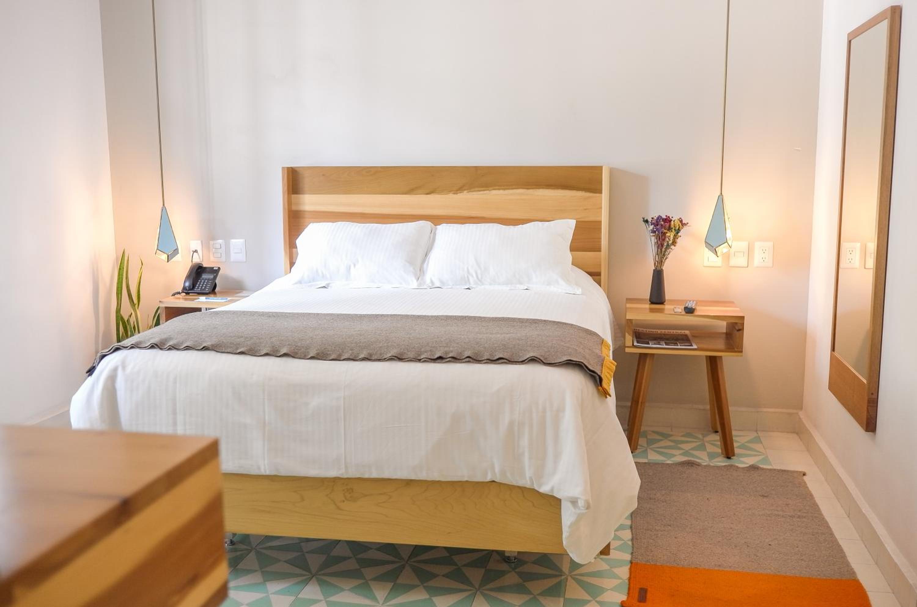 Budget Double Room - Photo 6