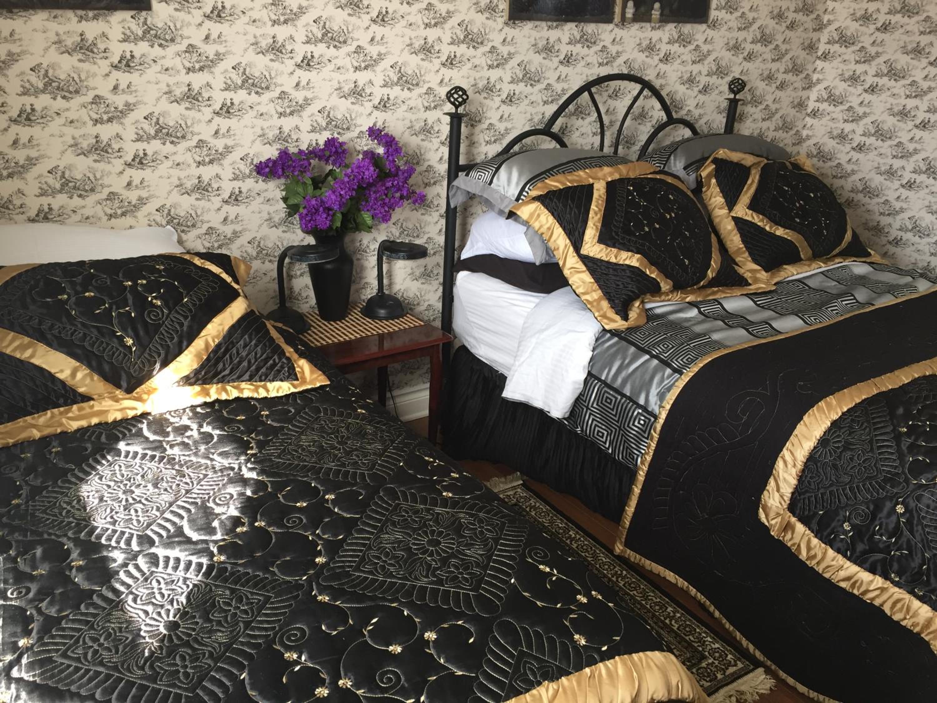 Deluxe Queen and Twin Room photo 2