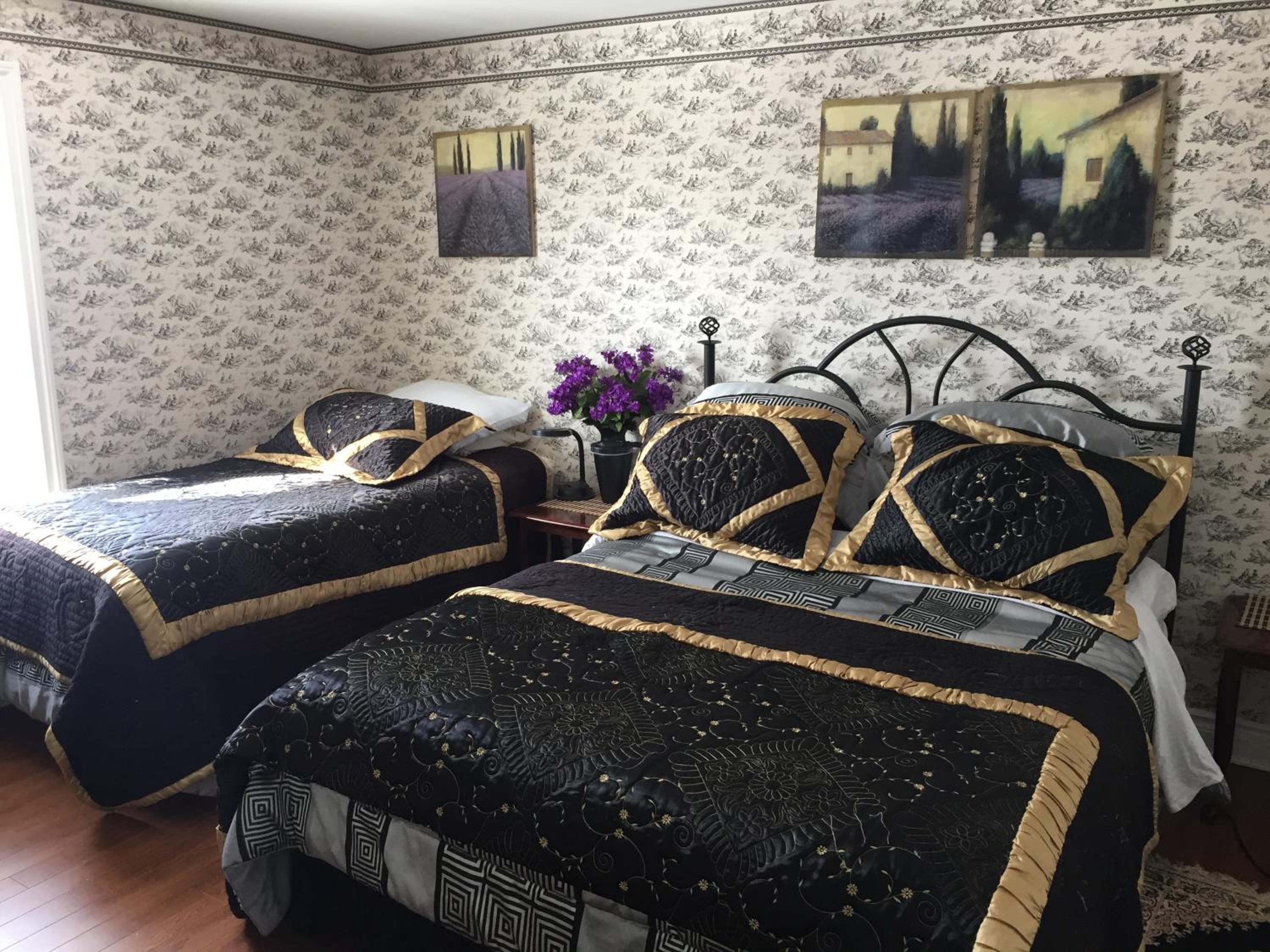 Deluxe Queen and Twin Room photo 1