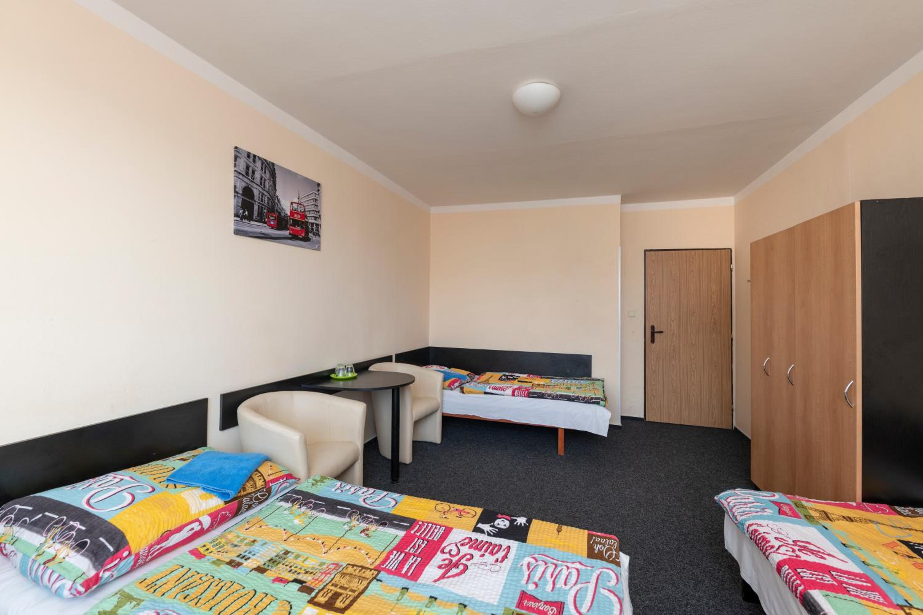 Quadruple Room - Photo 1