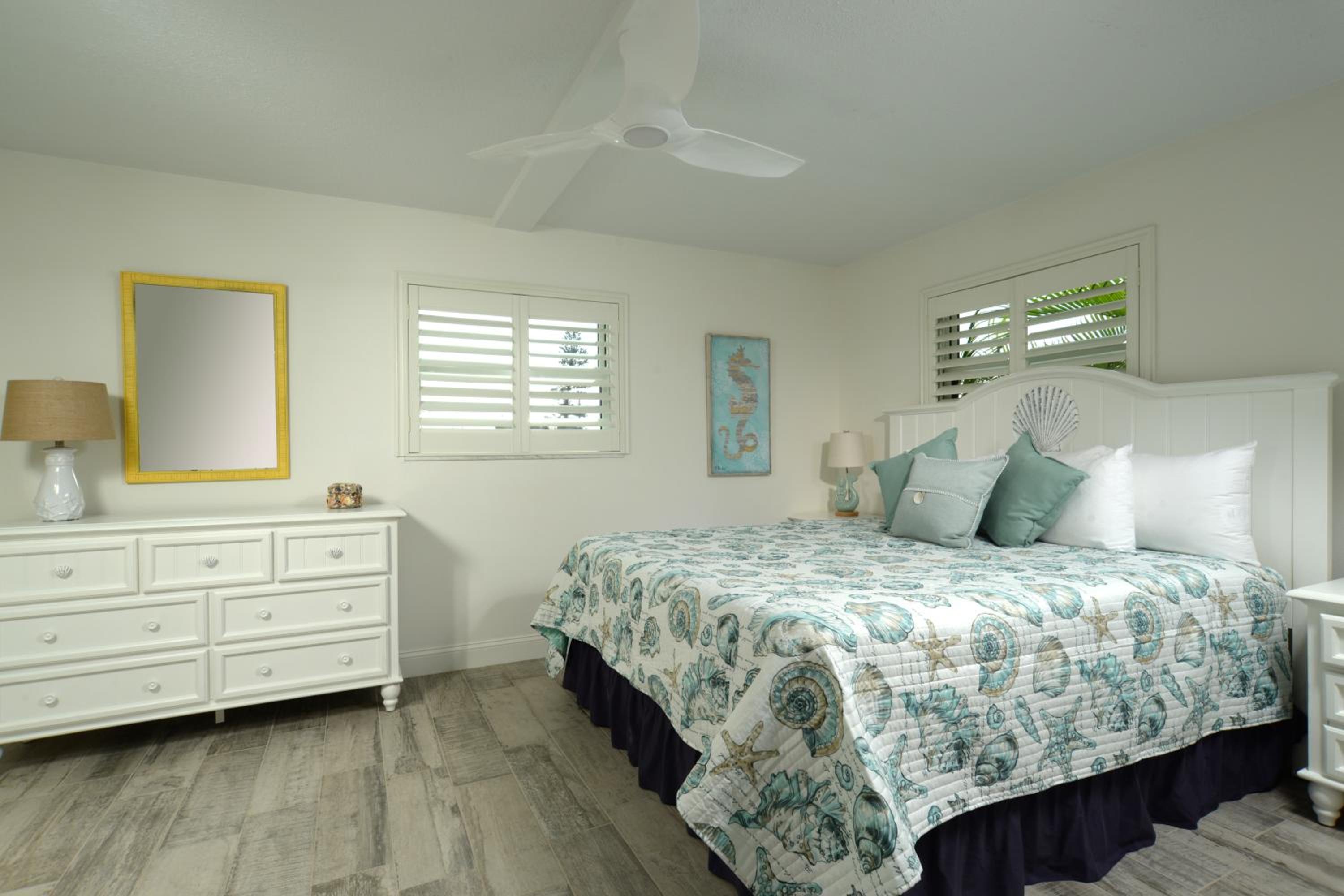 2 Bedroom Deluxe Suite - Photo 2
