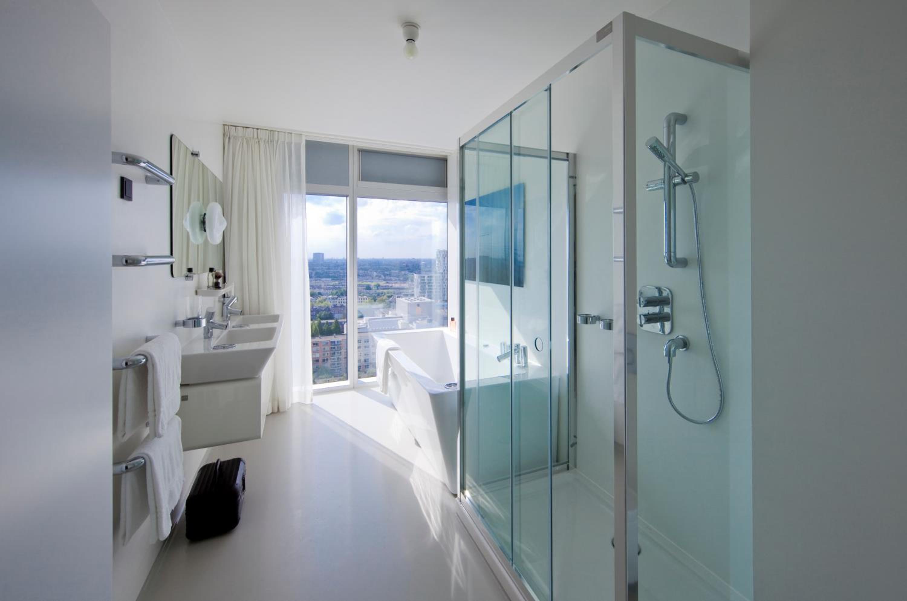 Large Penthouse photo 2