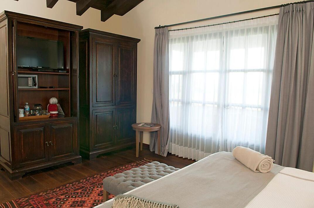 Two-Bedroom Suite photo 2