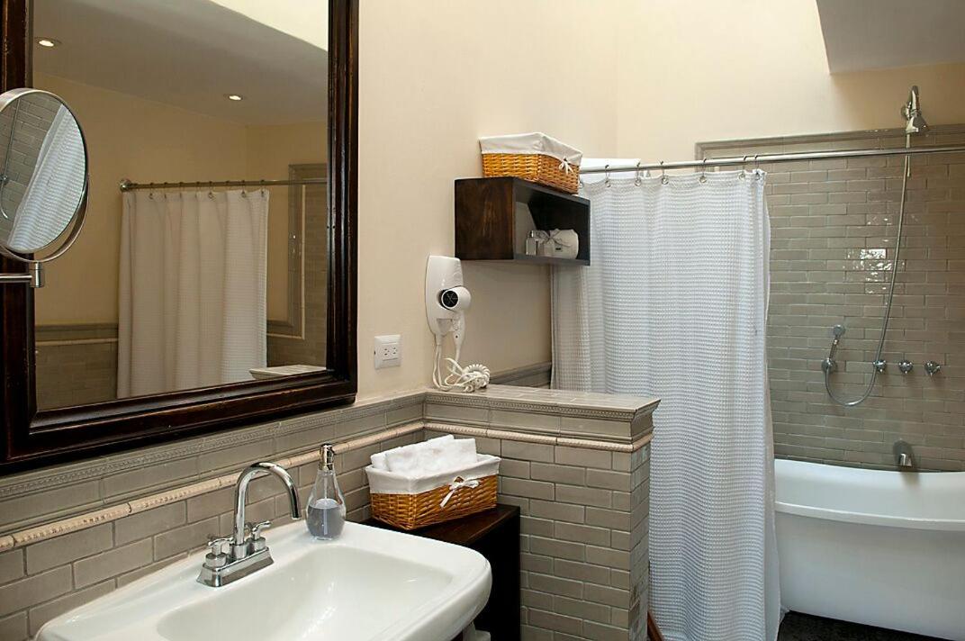 Two-Bedroom Suite photo 3