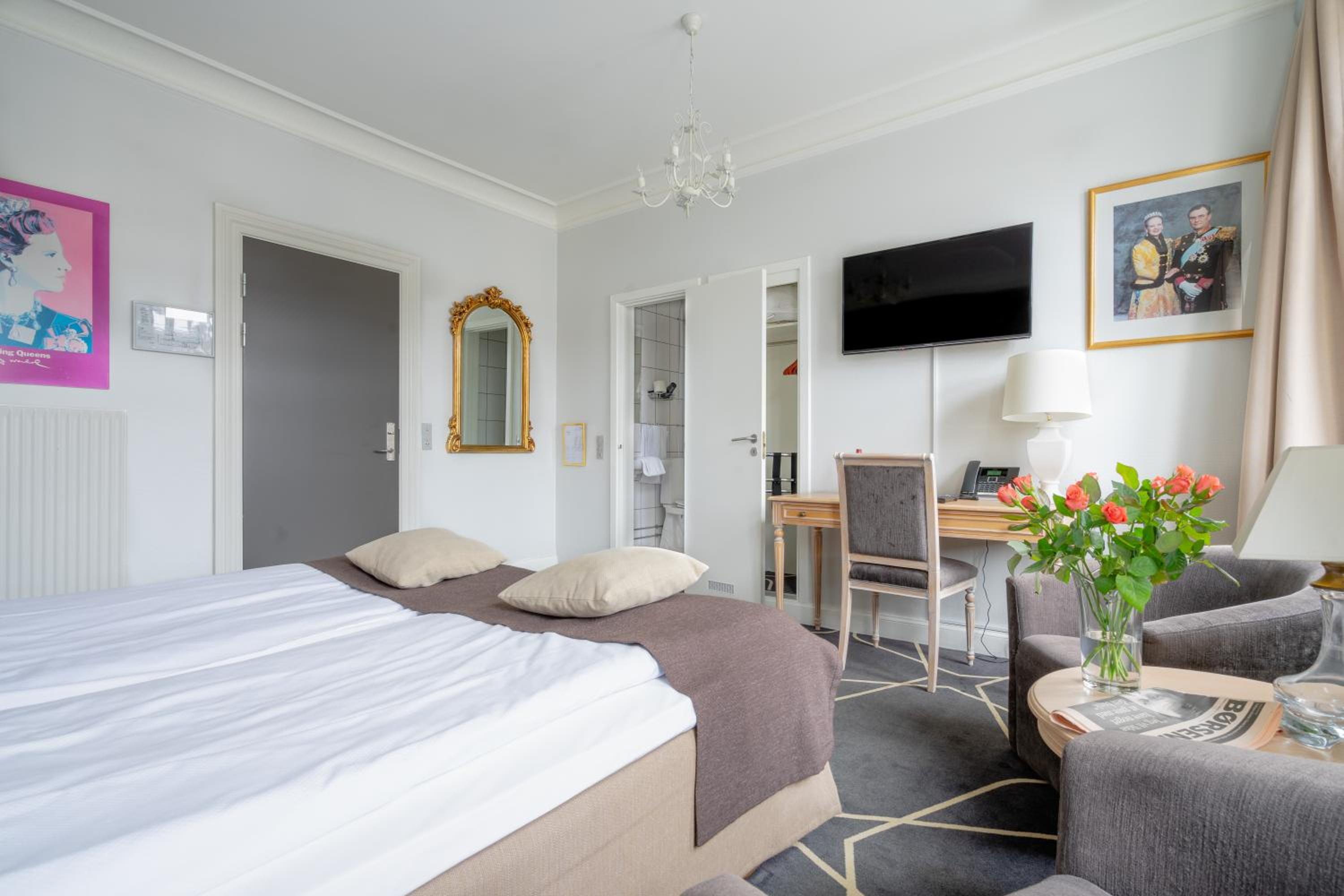 Standard Double or Twin Room - Photo 5