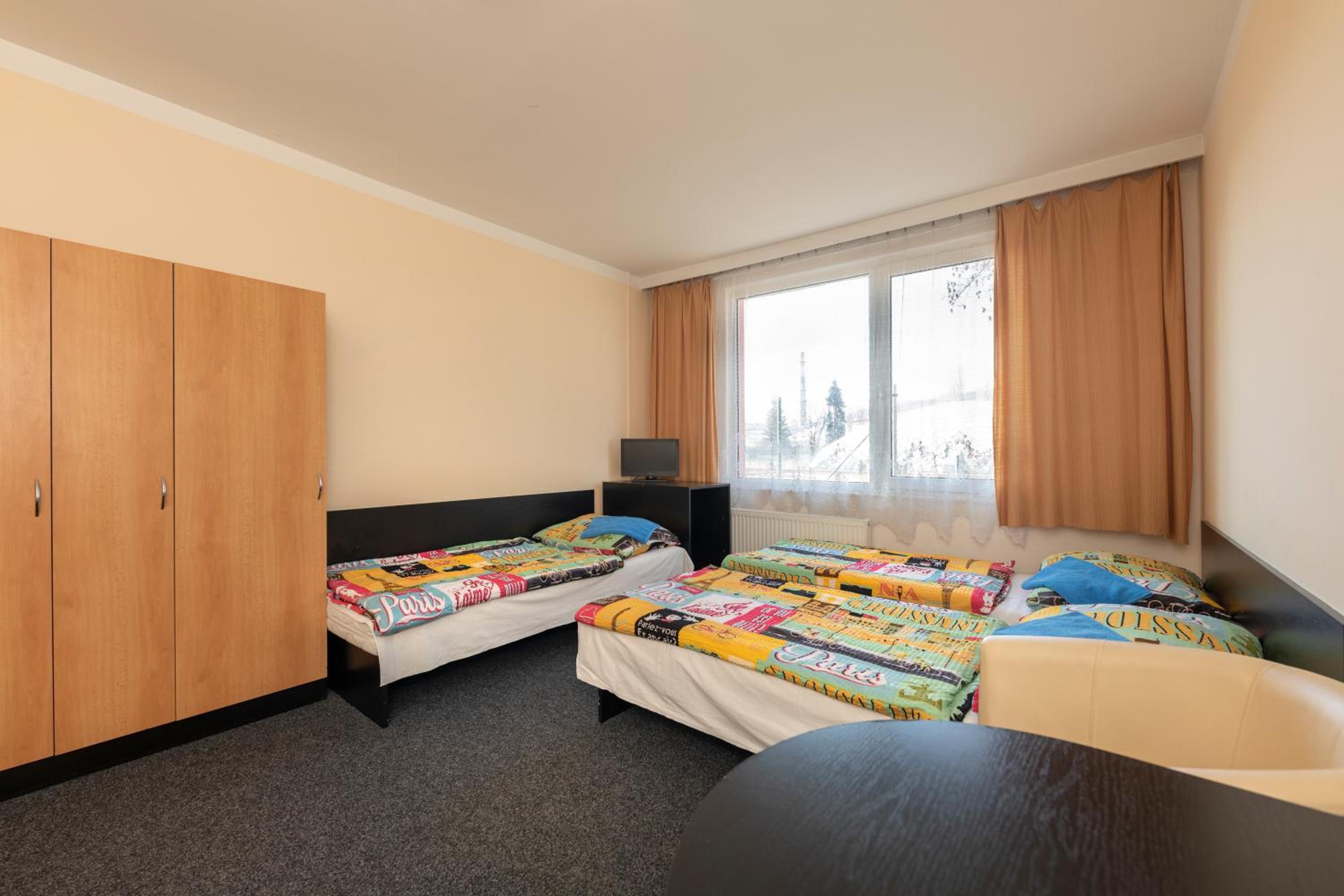 Quadruple Room - Photo 4