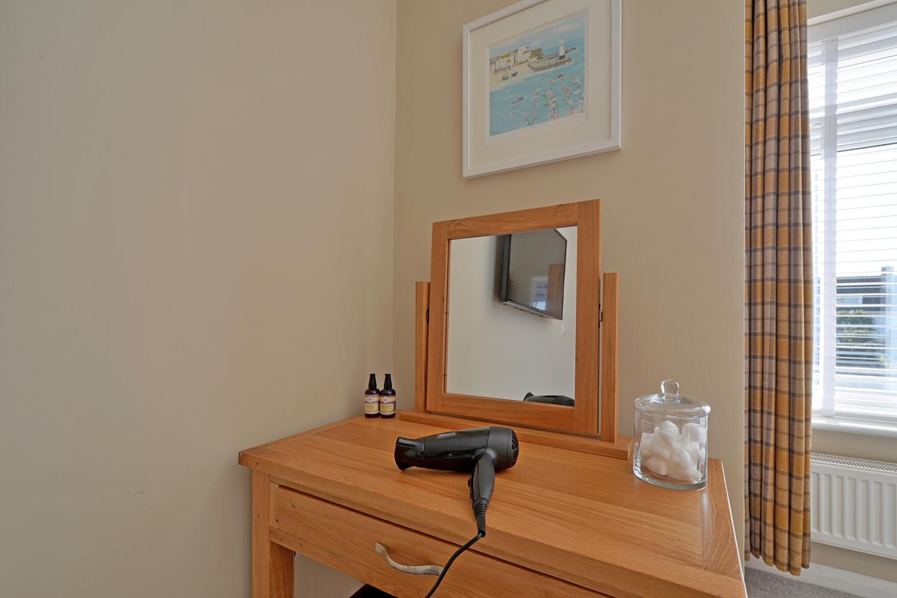 Deluxe King Room photo 2