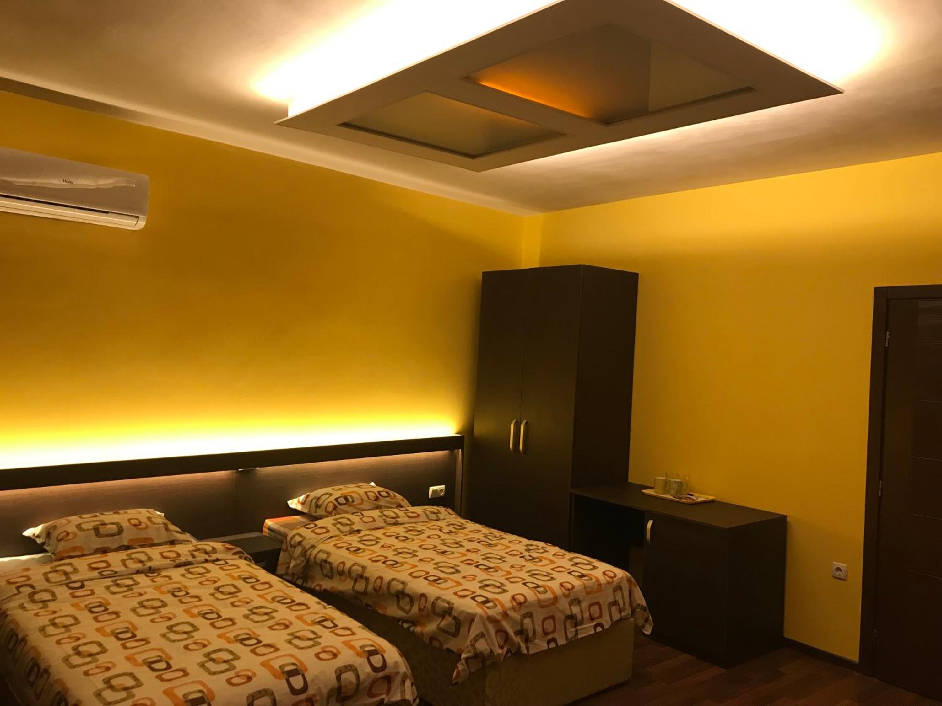 One-Bedroom Apartment - Photo 1