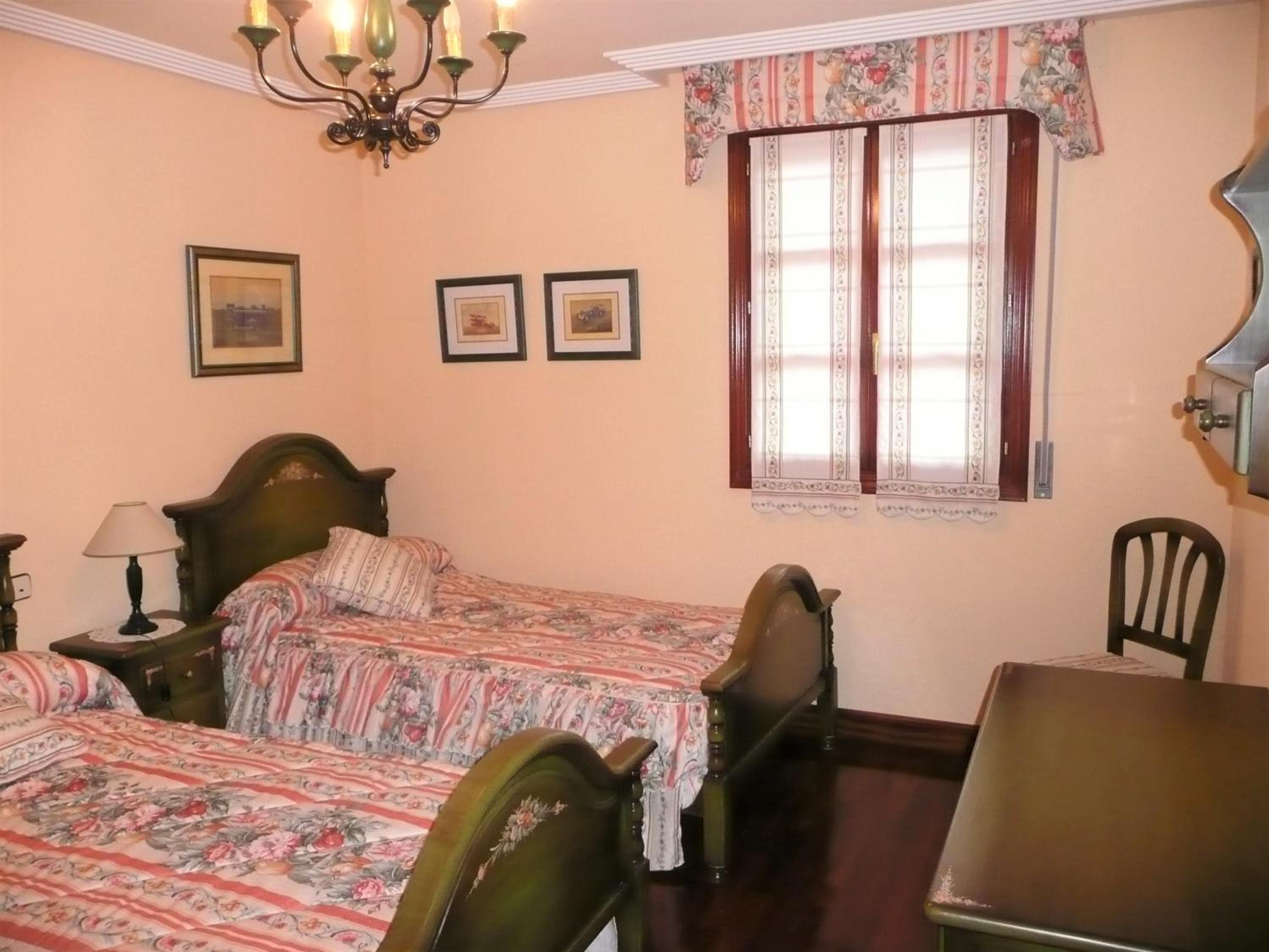 Four-Bedroom House photo 3