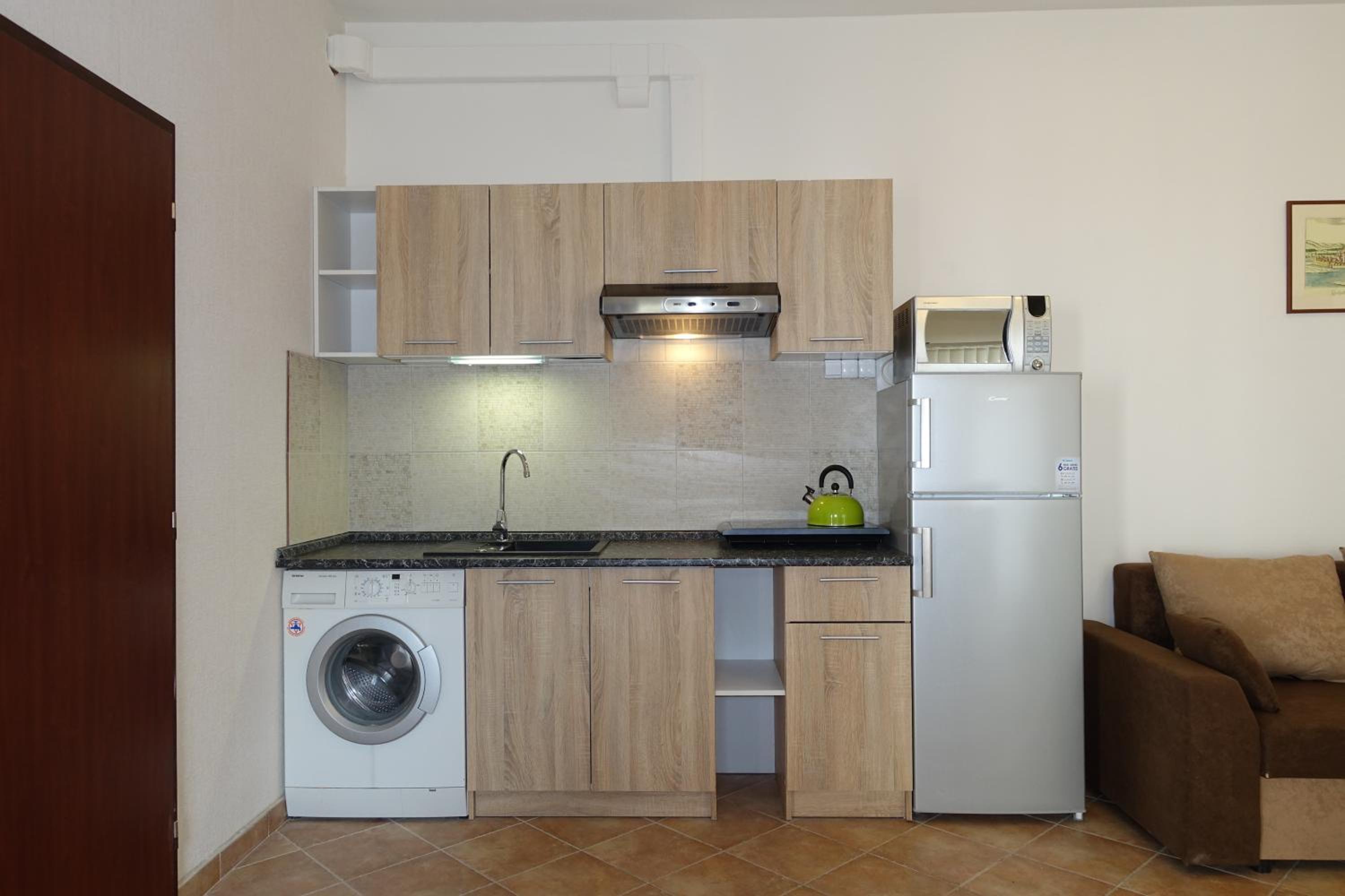 Apartment photo 2