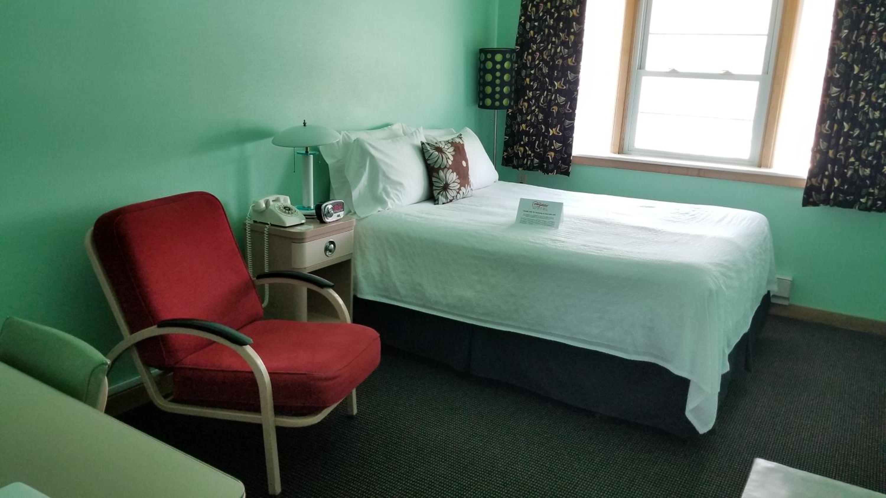 Queen Bed - Second floor - Photo 2