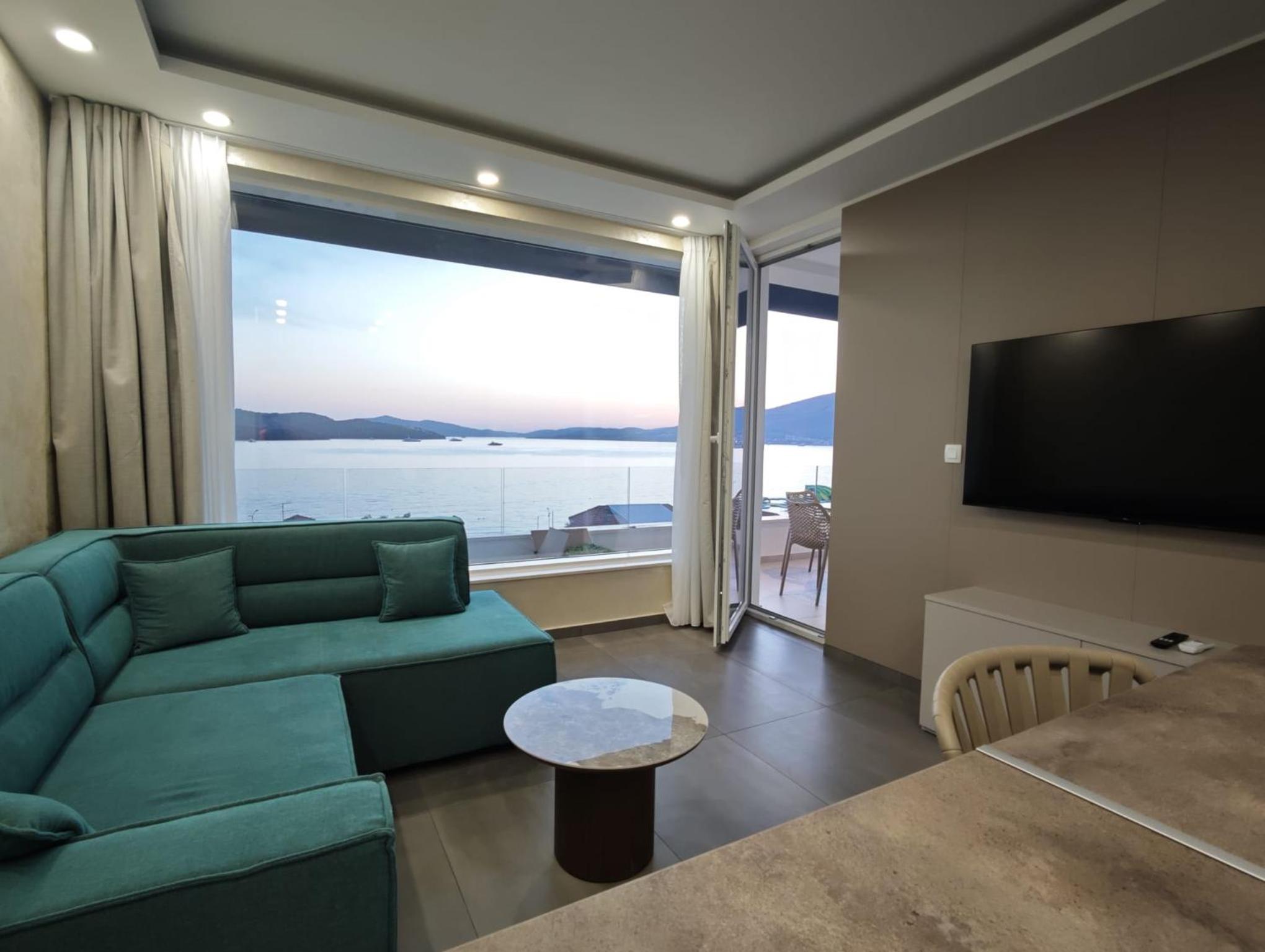 Two-Bedroom Deluxe Apartment with Ocean View