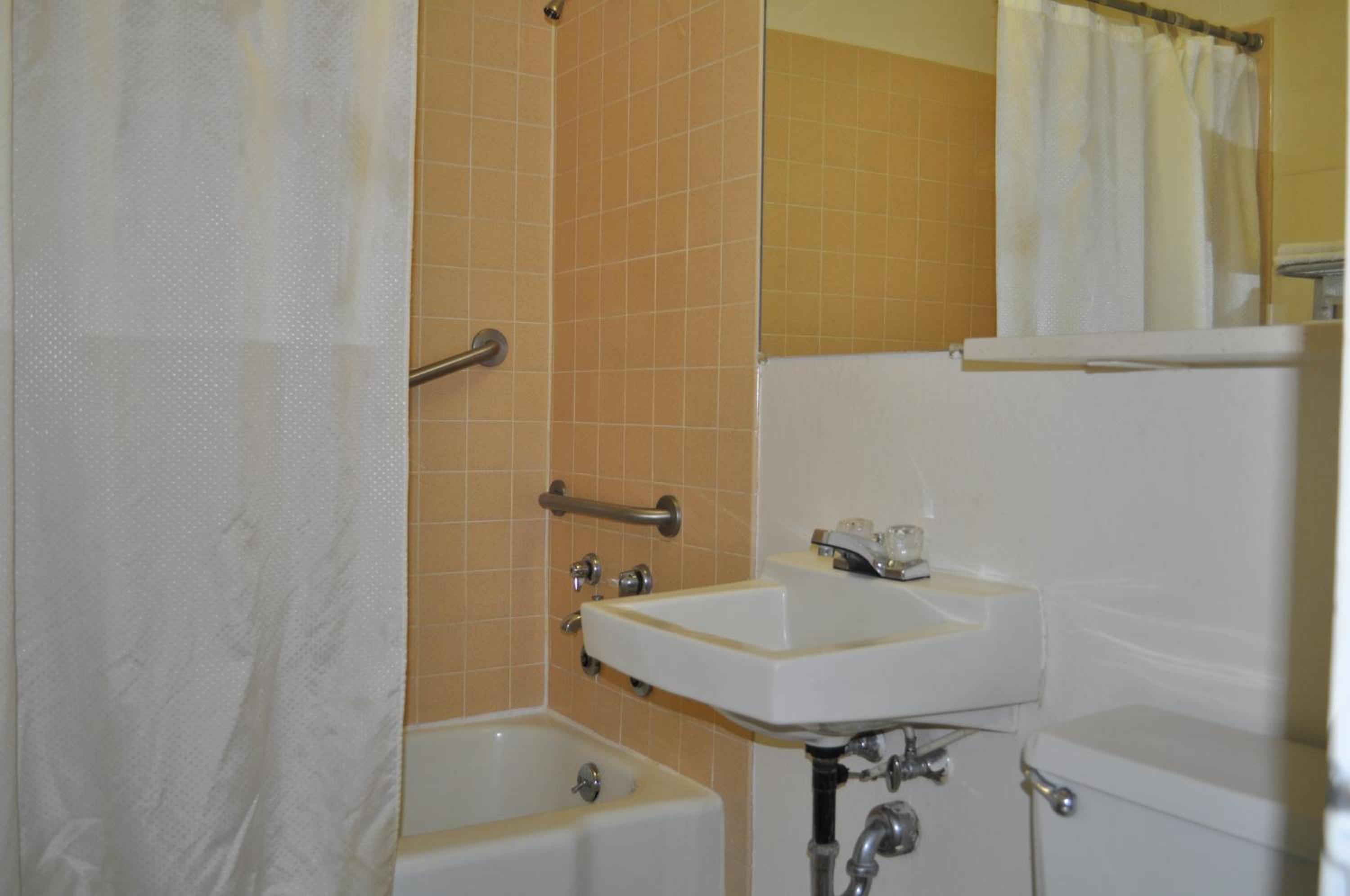 Standard Queen Room photo 2