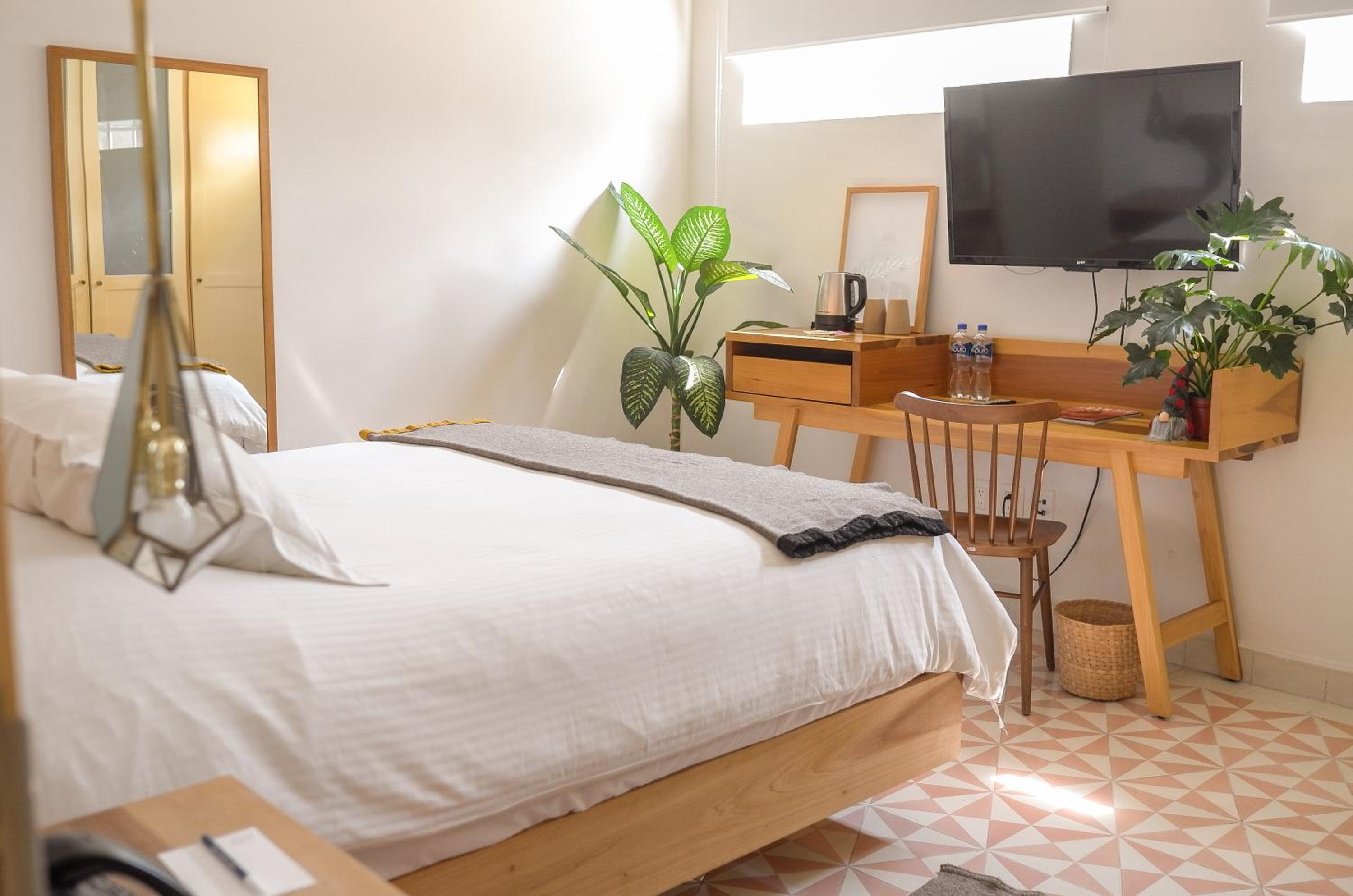 Budget Double Room - Photo 5