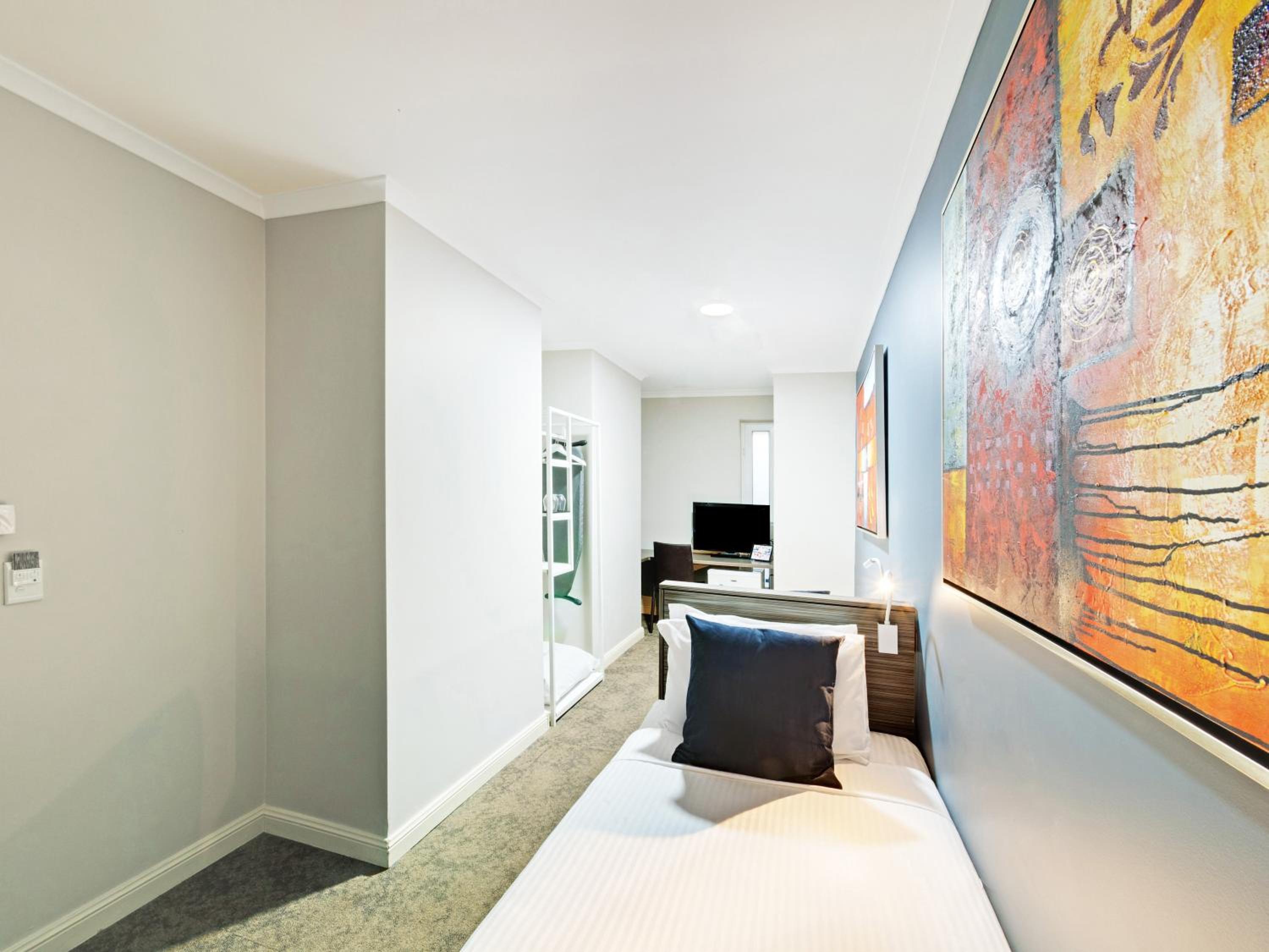 Small Twin Room - No Window
