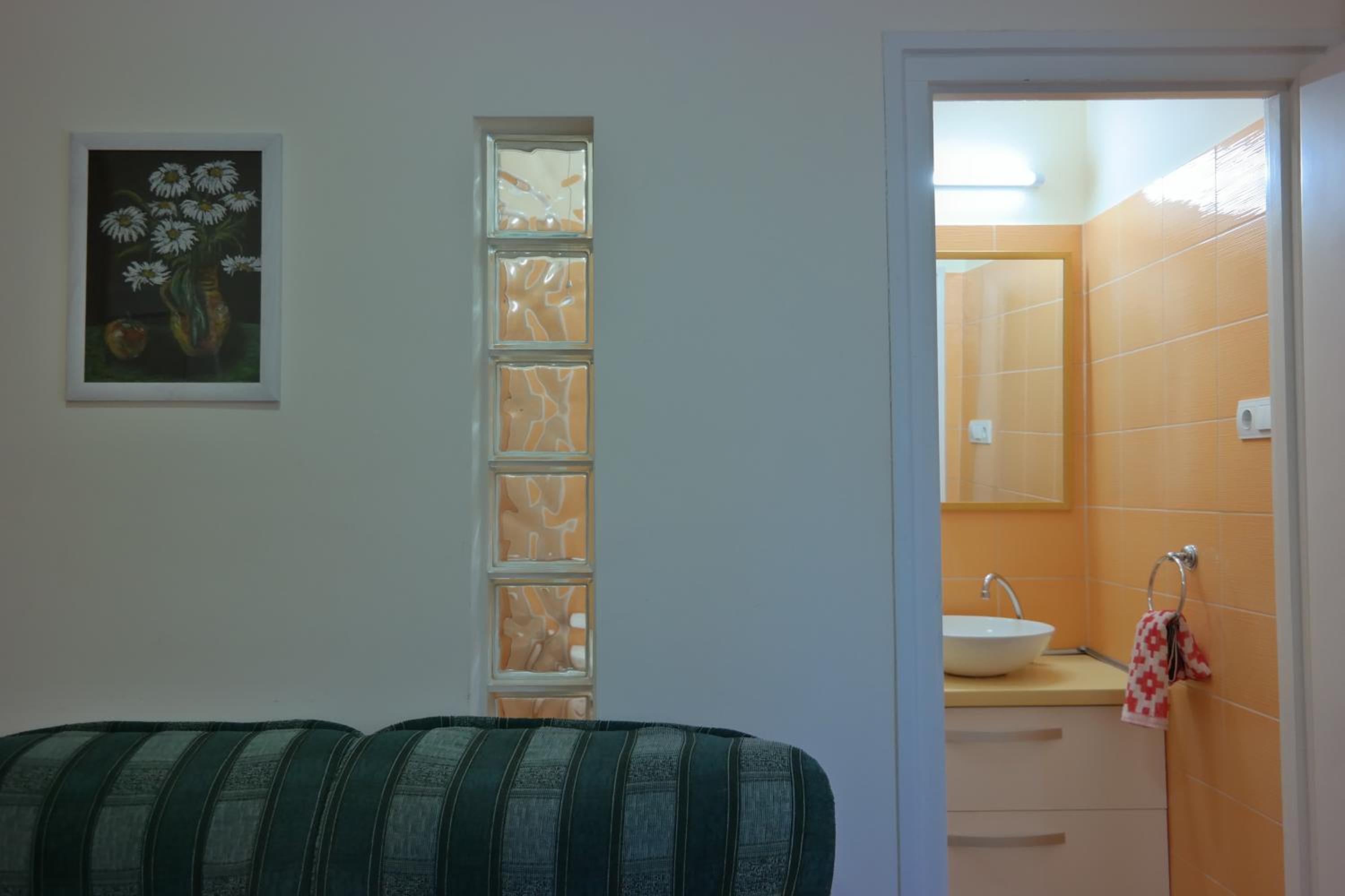 Two-Bedroom Apartment - Photo 2