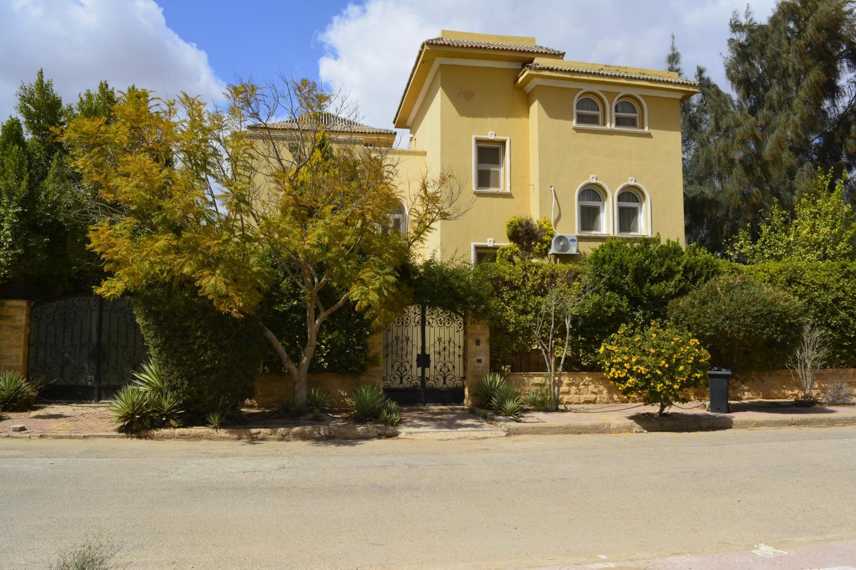 Villa photo 1