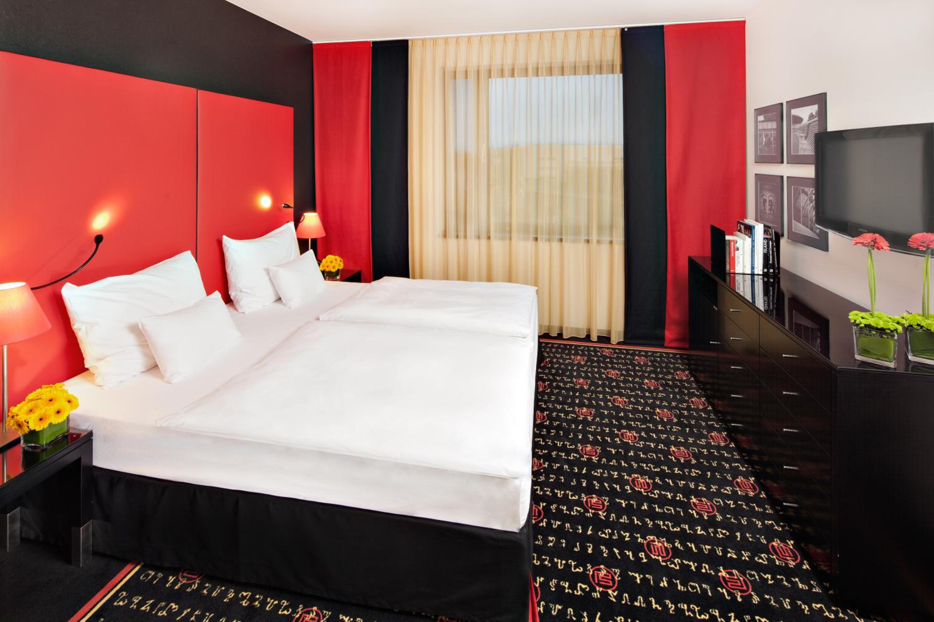 Classic Apartment with King or Two Single Beds - Photo 12