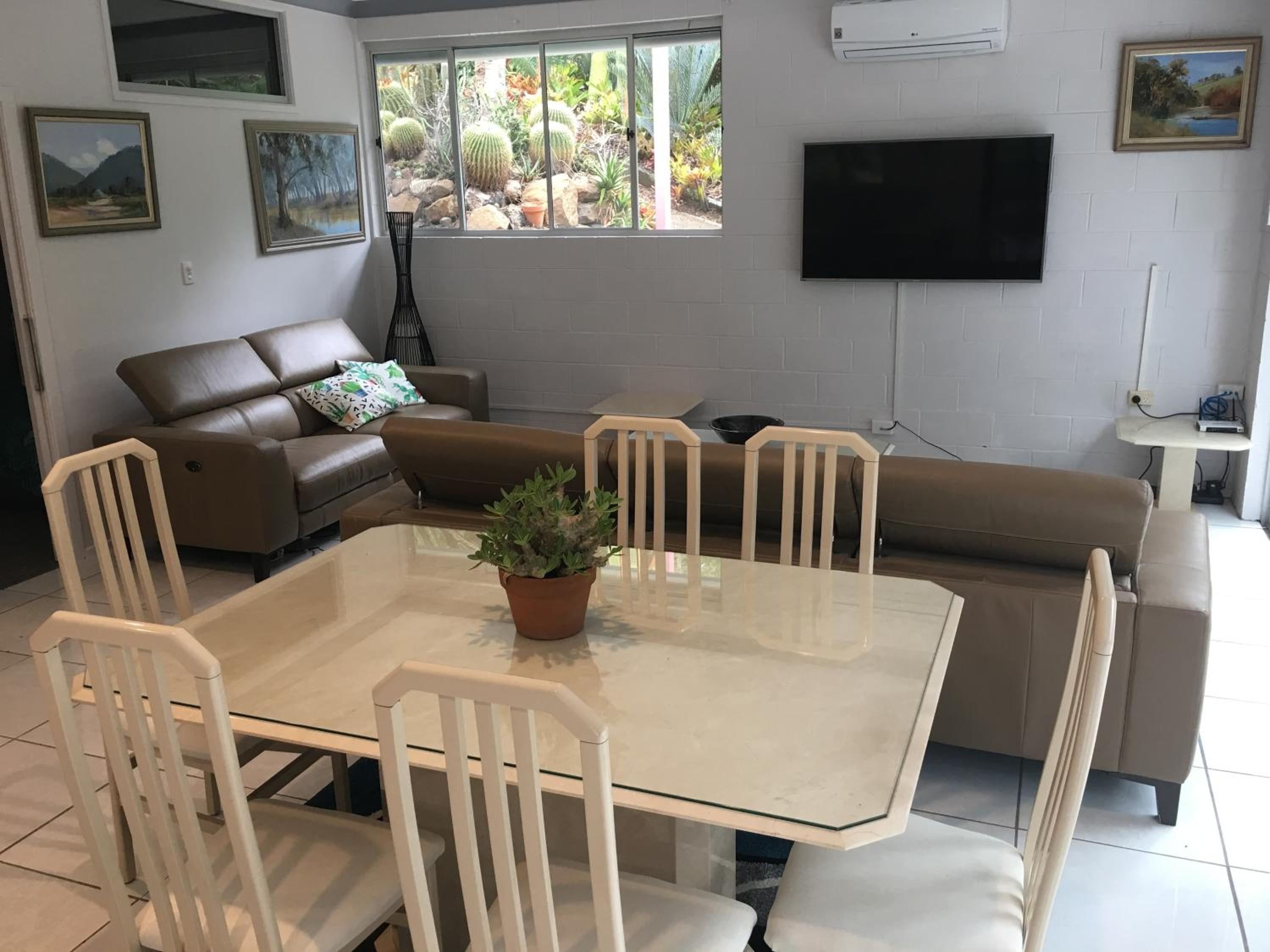 Three-Bedroom Villa - Photo 1