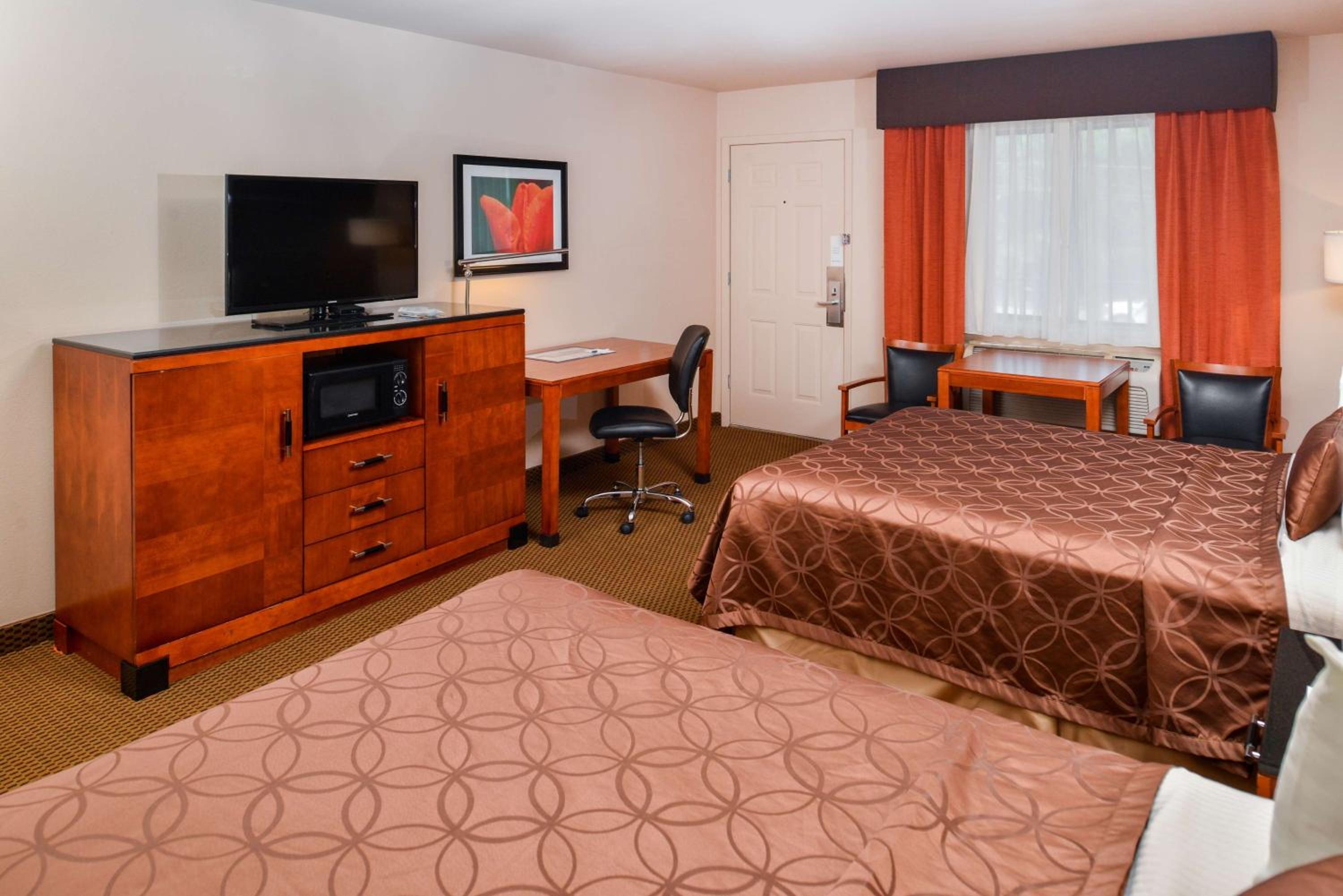 Quadruple Room With Two Double Beds - Smoking photo 3