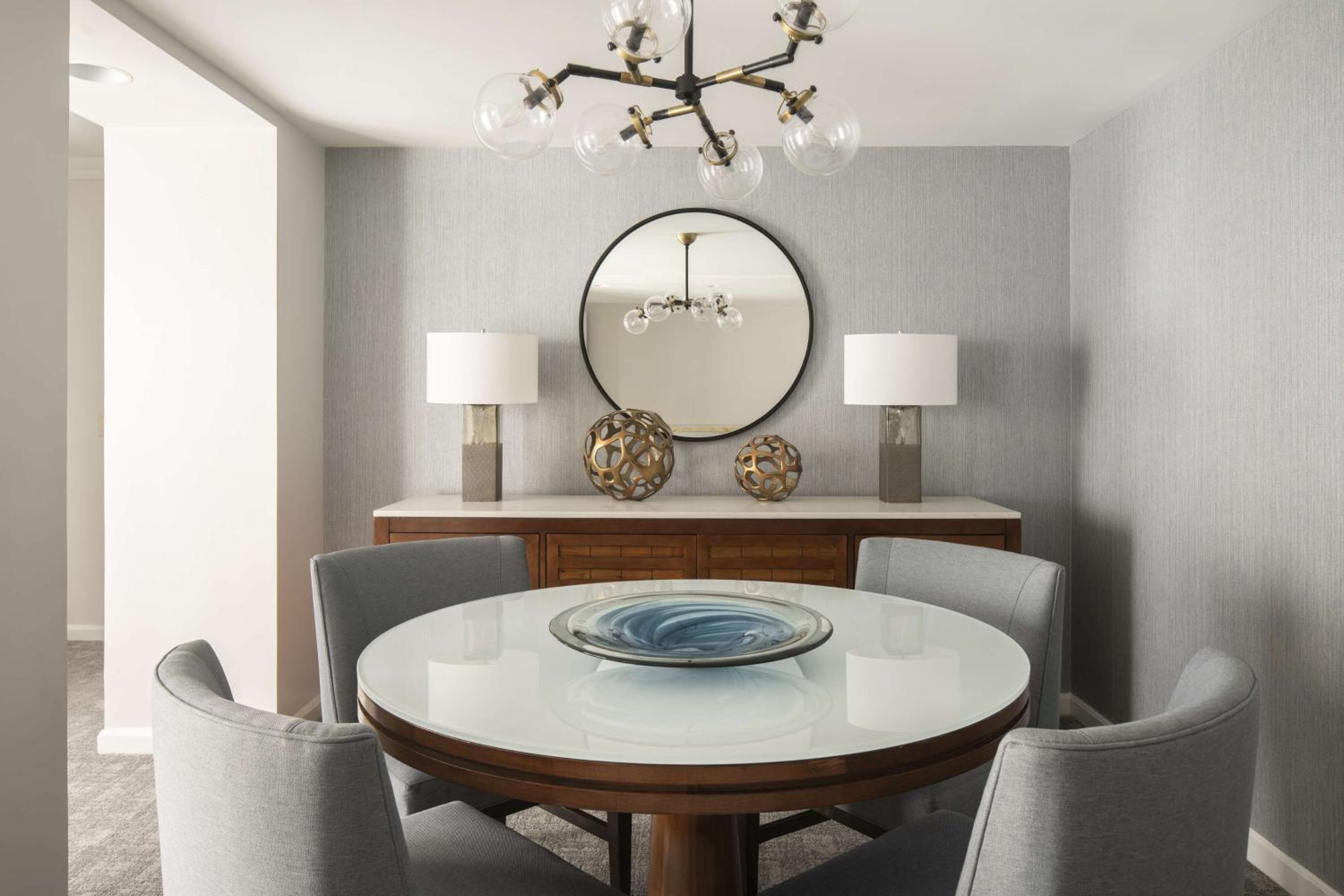 Presidential Suite thumbnail 6