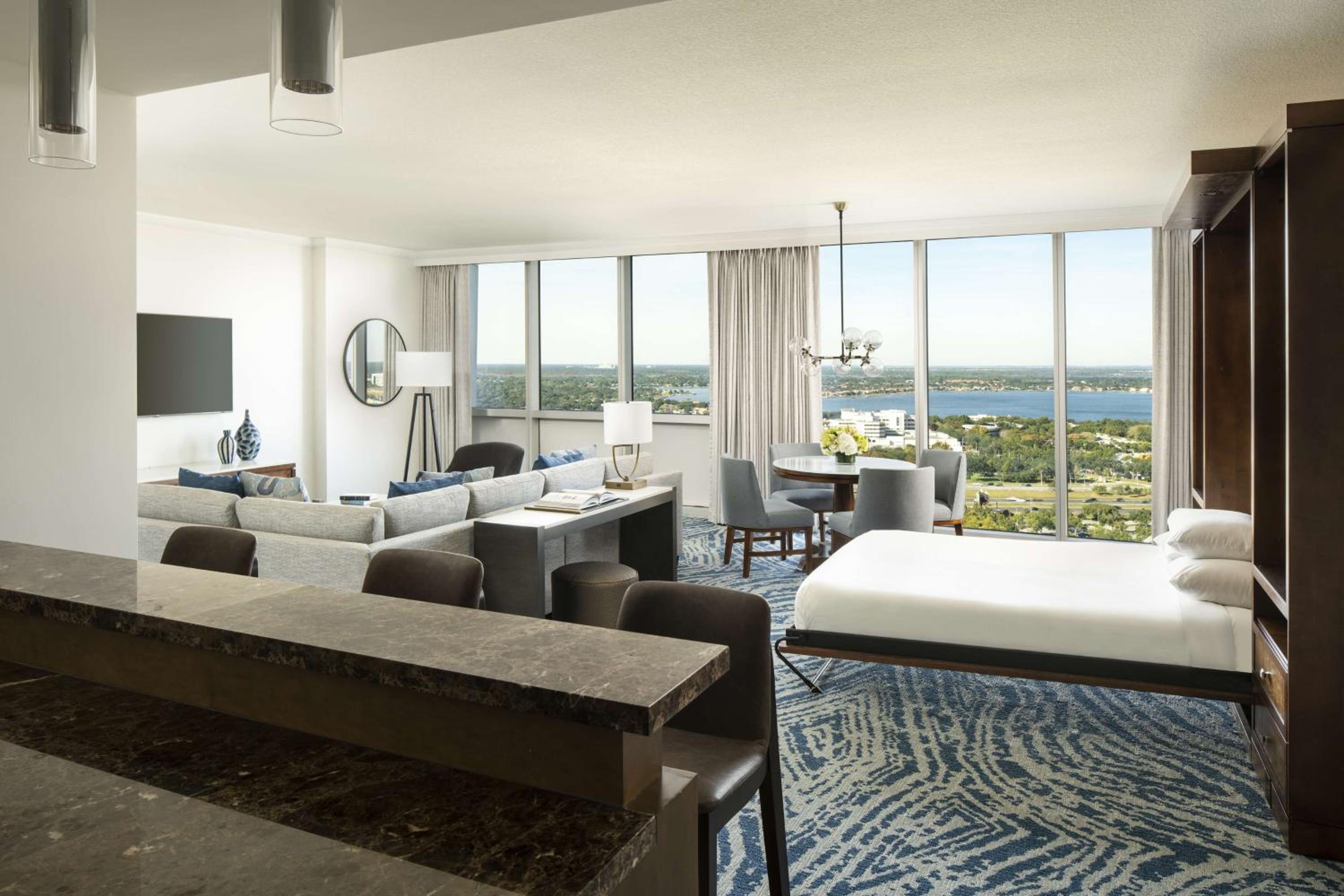 Family Suite with Two Queen Beds thumbnail 5