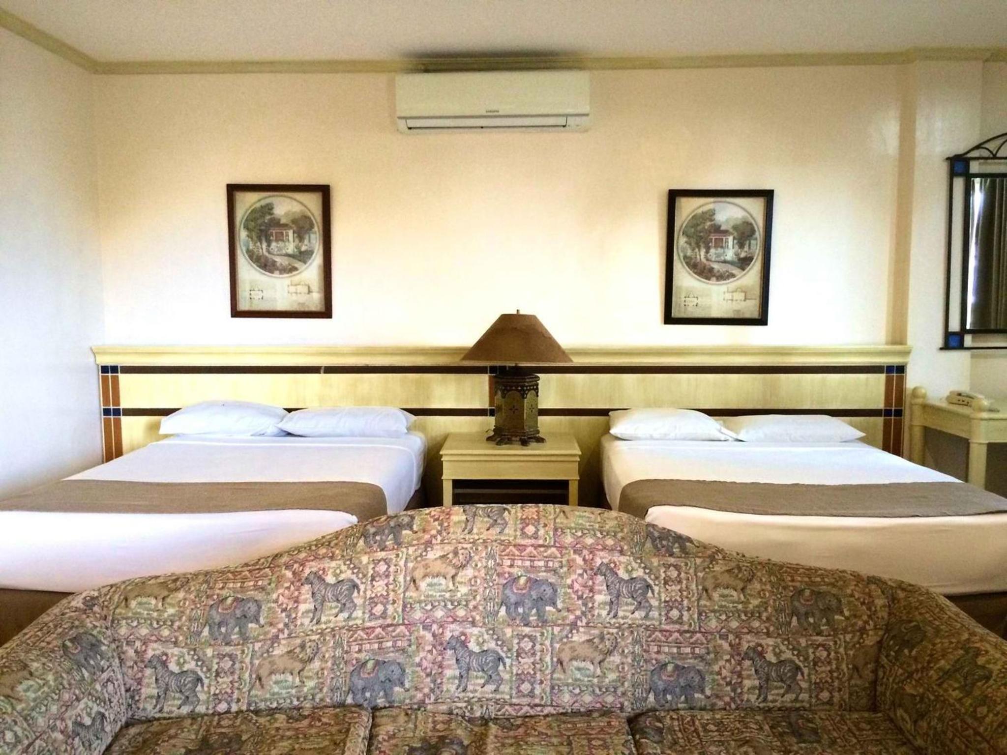 Executive Suite - Photo 1