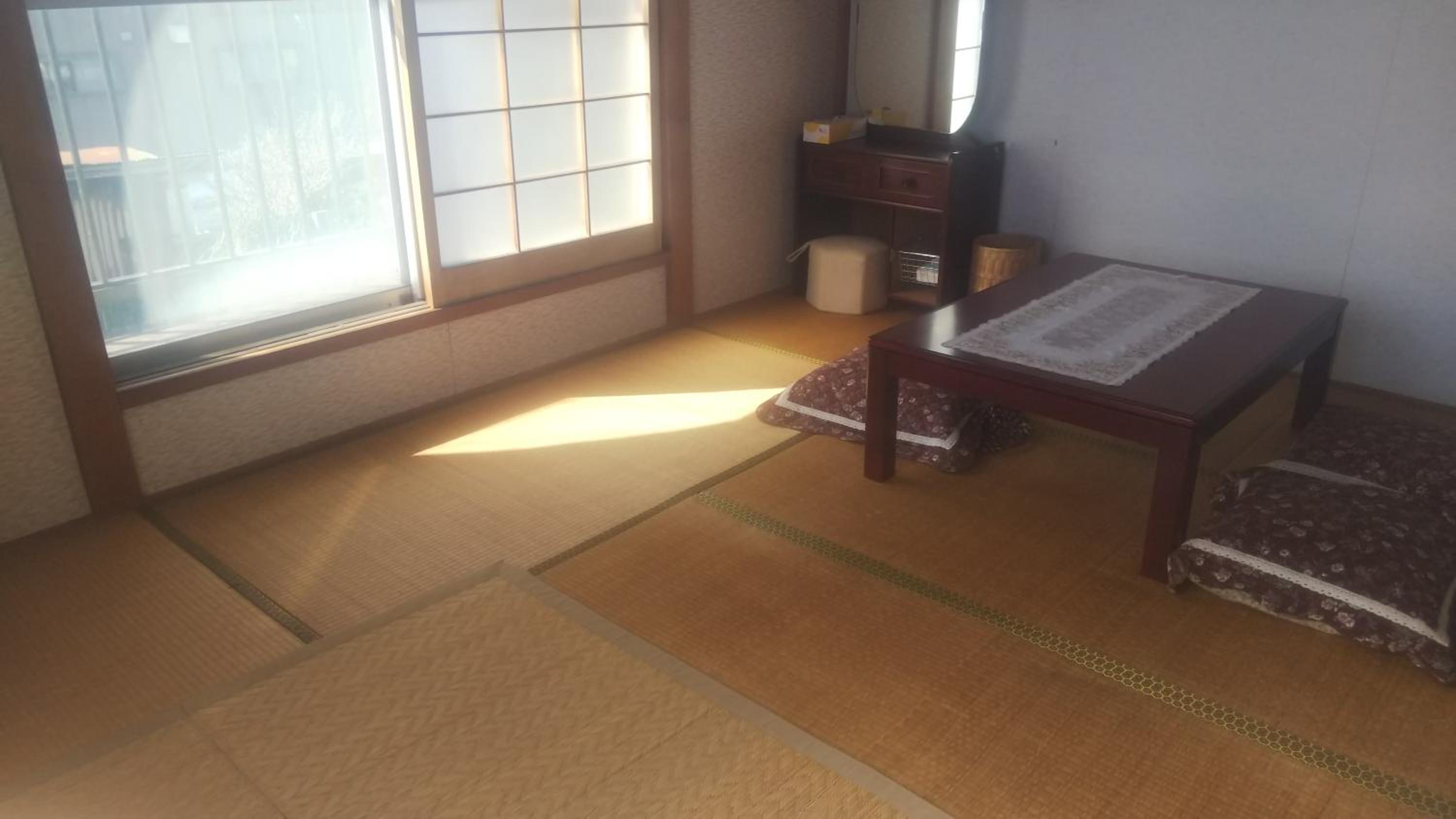 Economy Triple Room - Photo 5