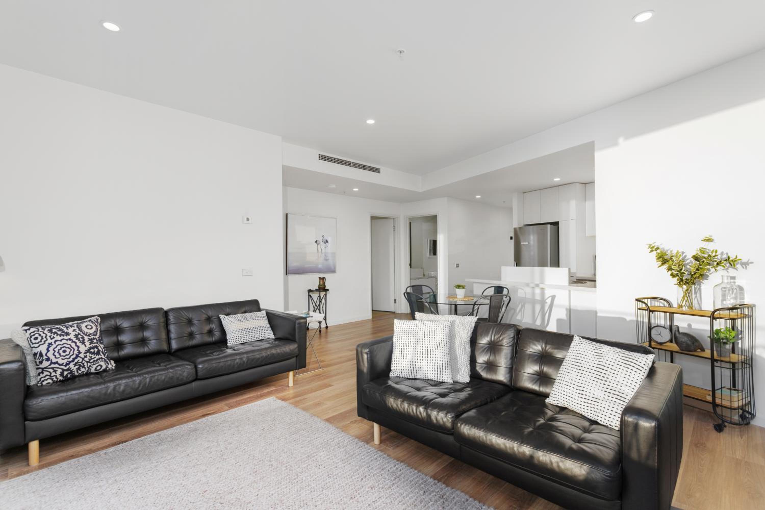 Two-Bedroom Executive Apartment with River View thumbnail 6
