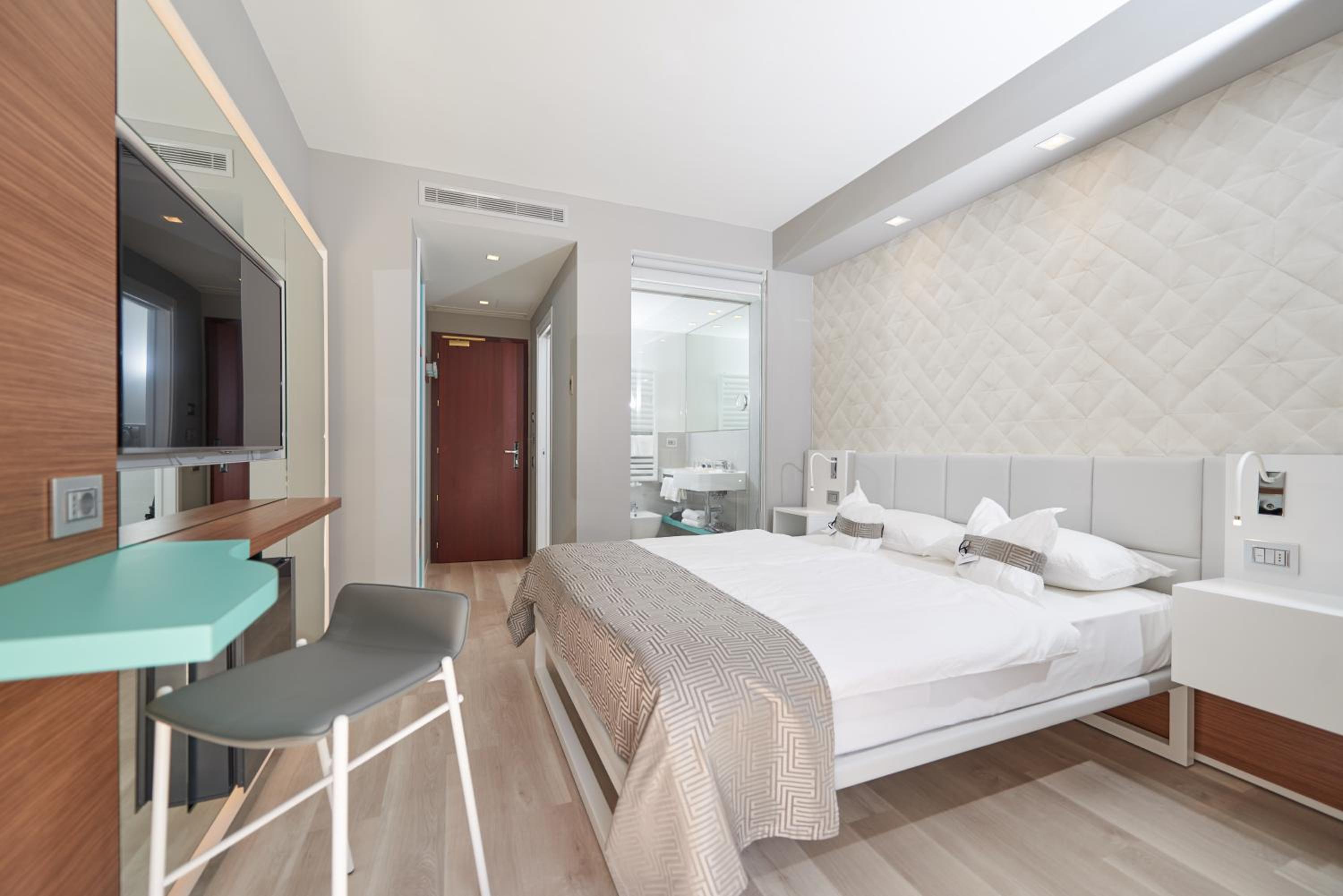 Double Room with Lake View