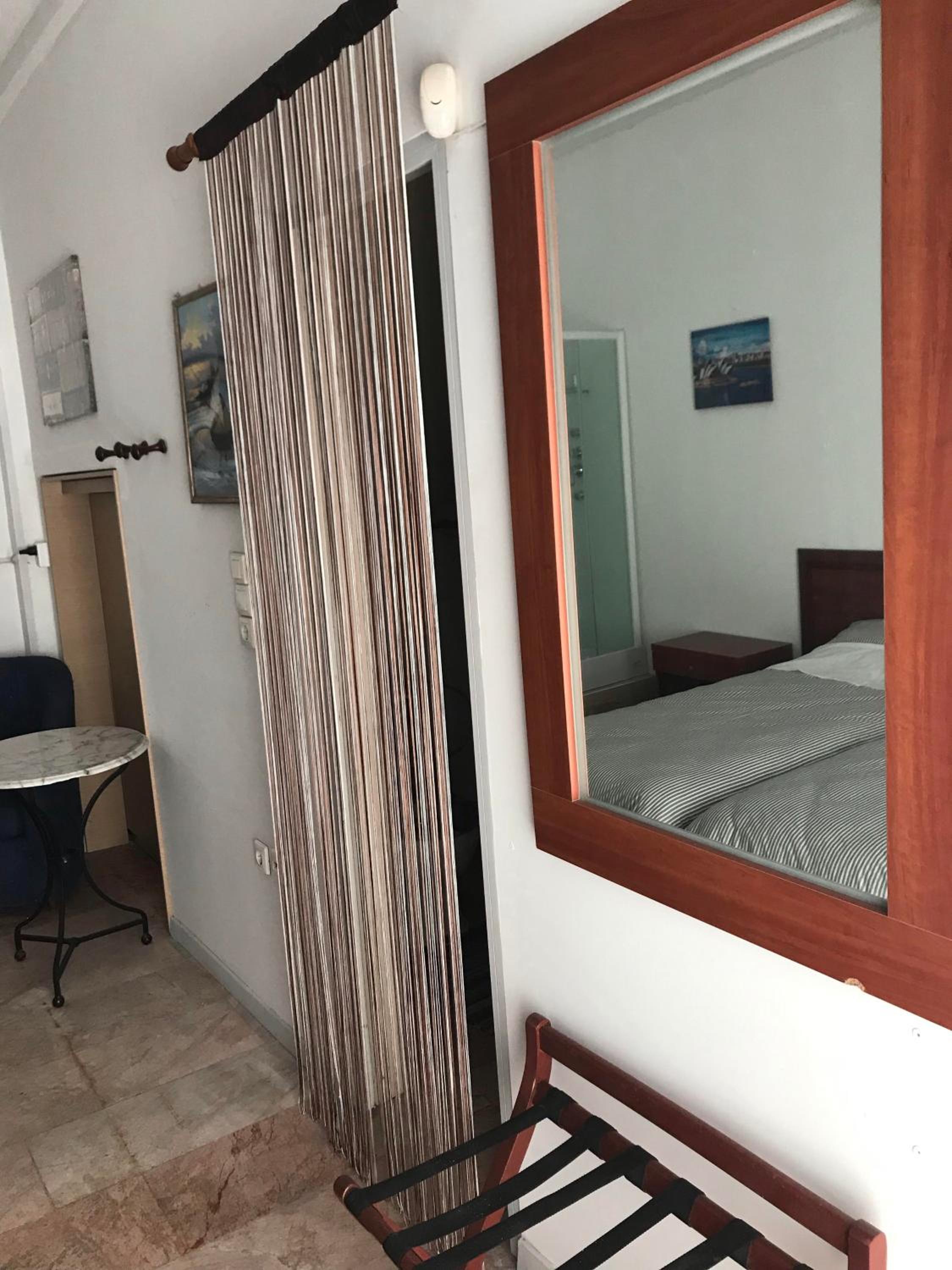 One-Bedroom Apartment - Photo 15