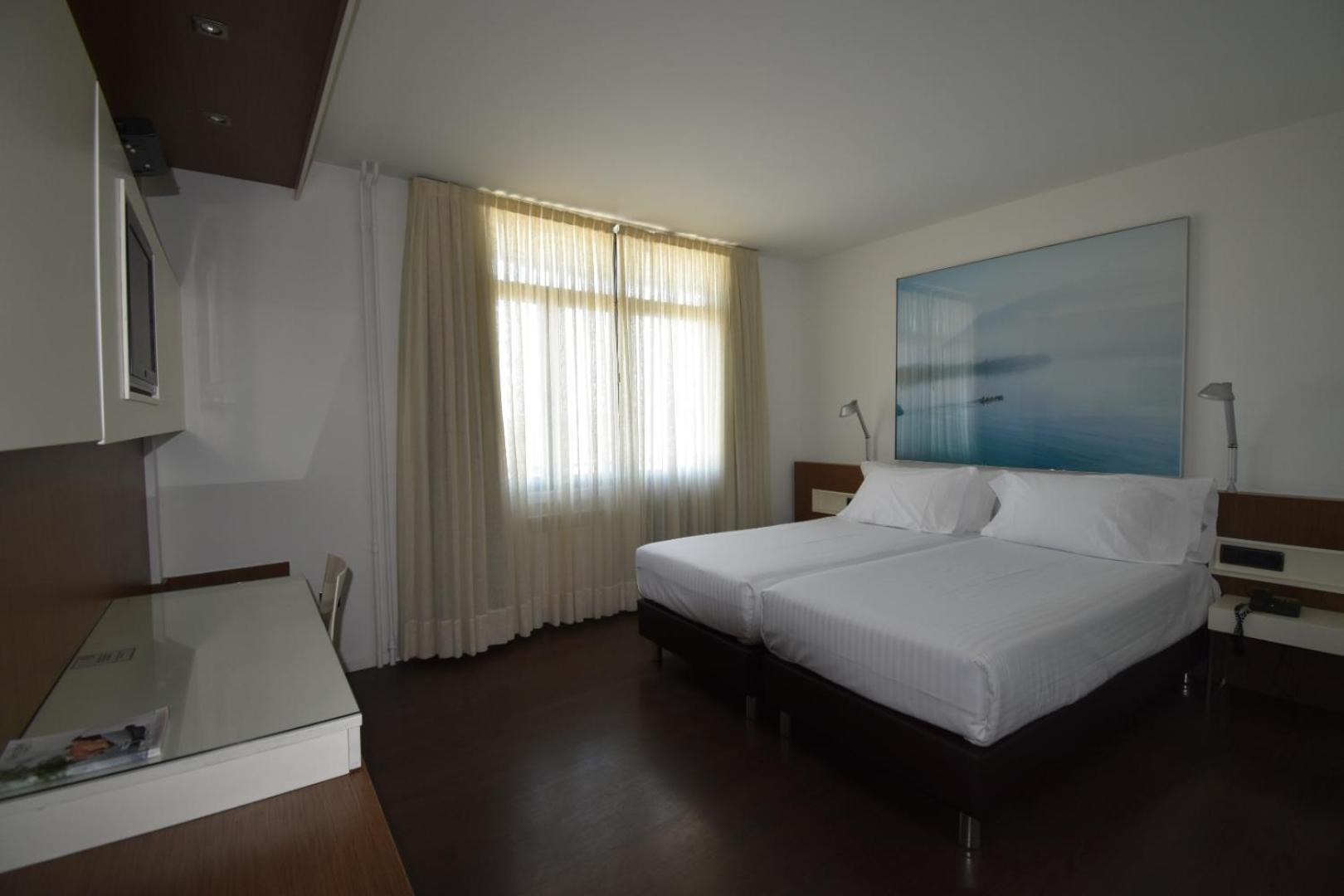 Superior Twin Room - Photo 5
