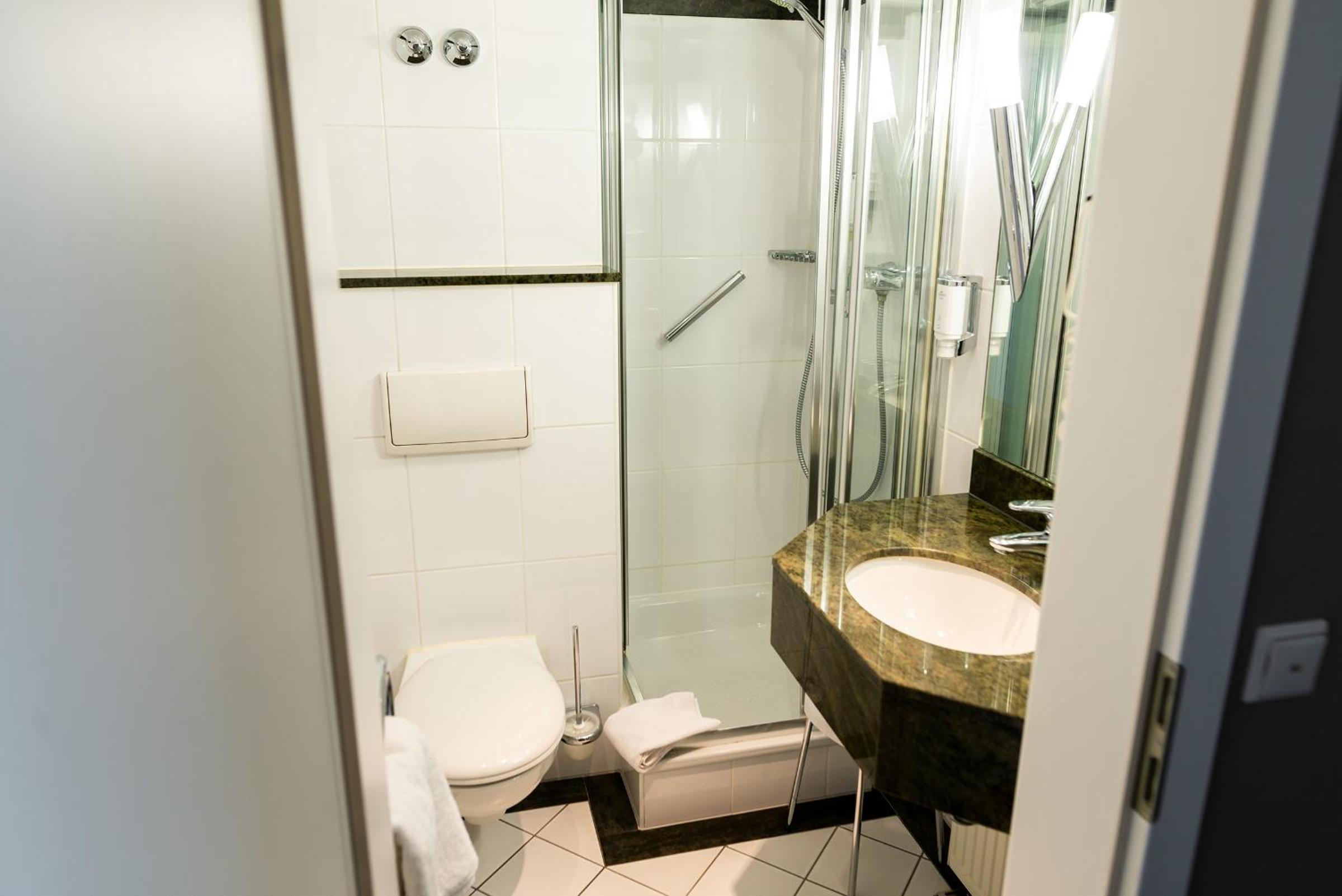 Standard Double Room - Photo 5