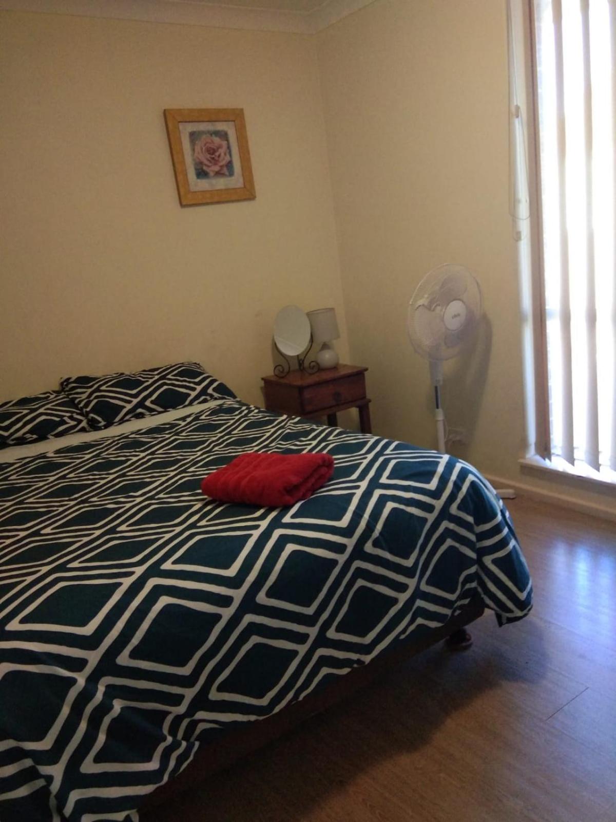 Budget Double Room - Photo 2