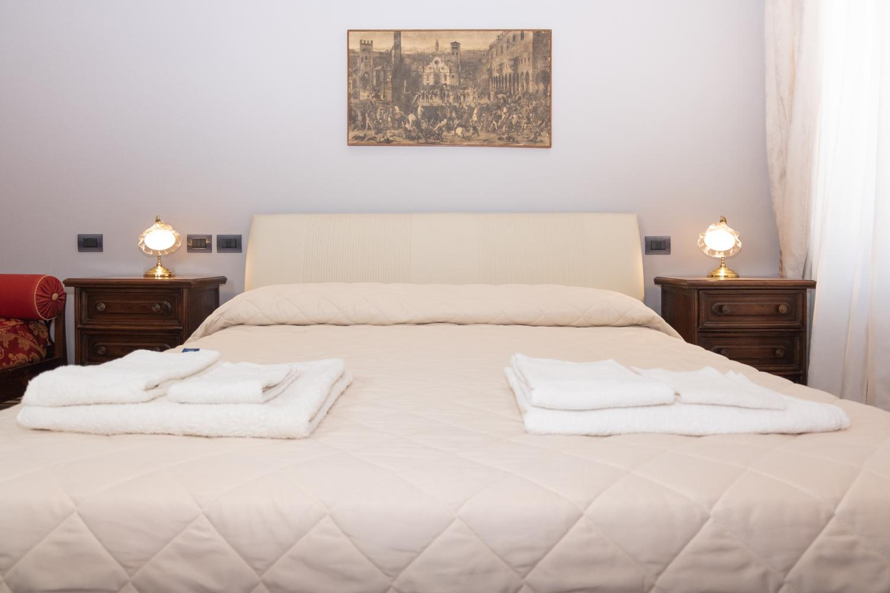 Deluxe Room - Photo 2