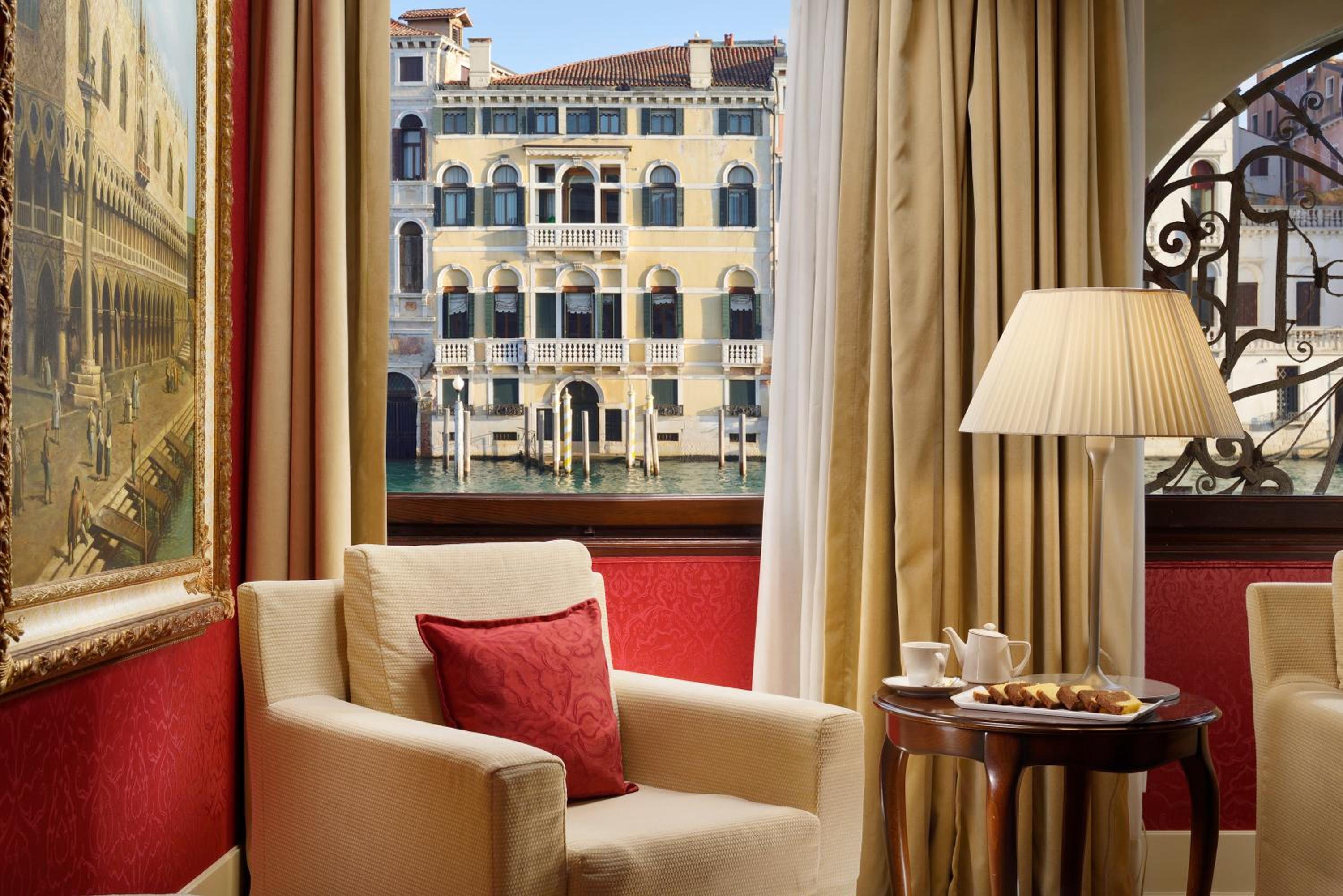 Junior Suite With Canal View photo 2