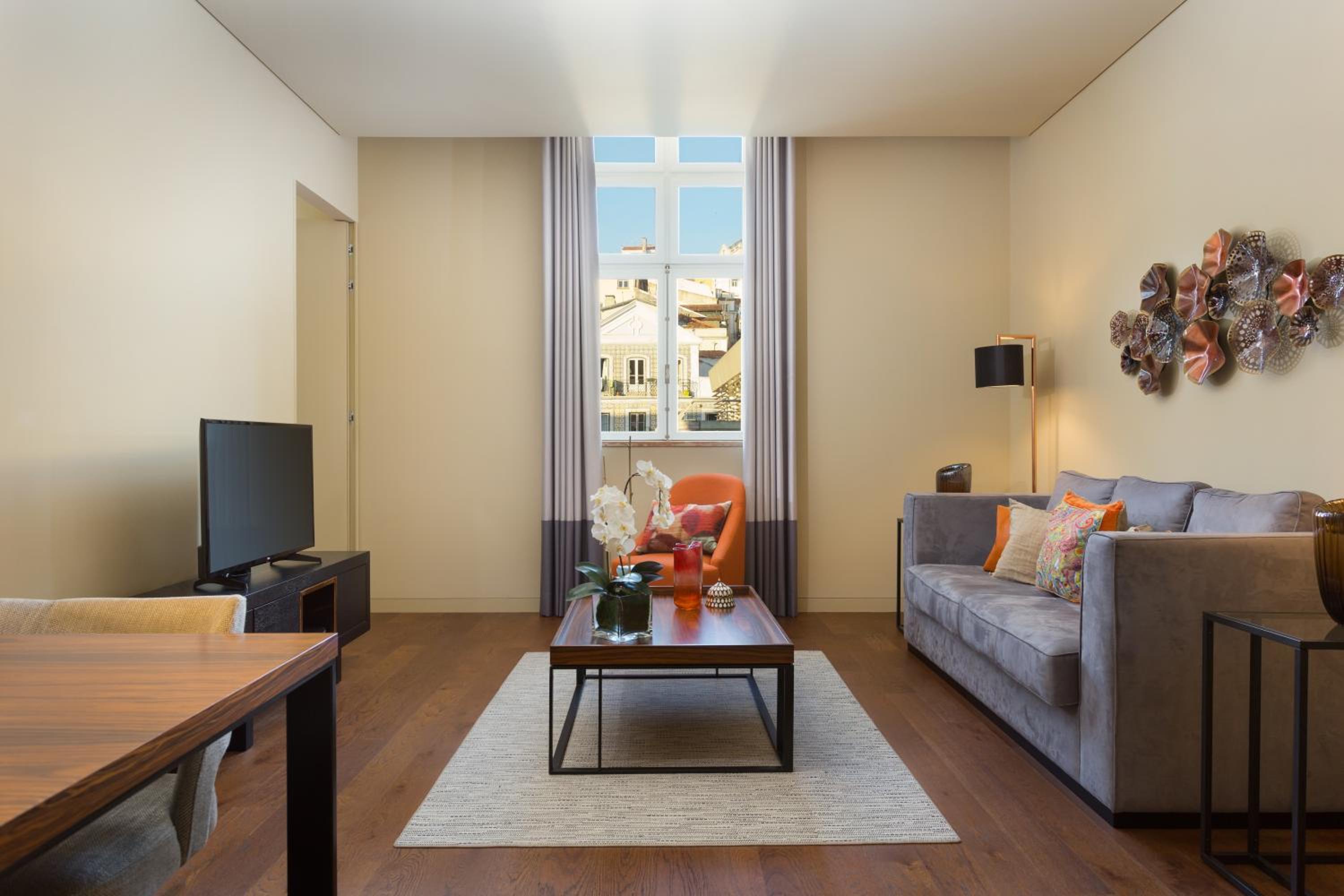 One-Bedroom Apartment photo 2