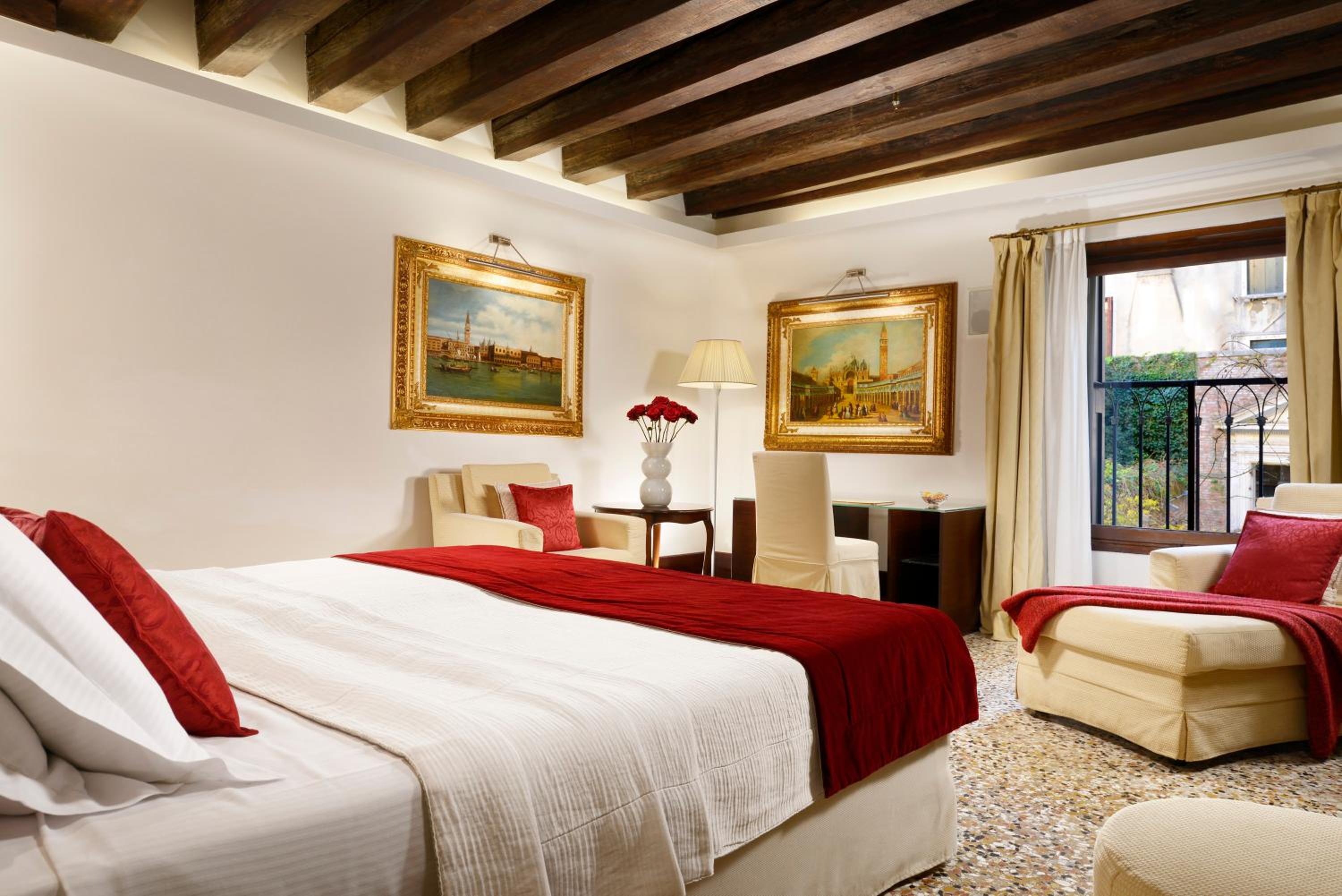 Junior Suite with Garden View photo 2