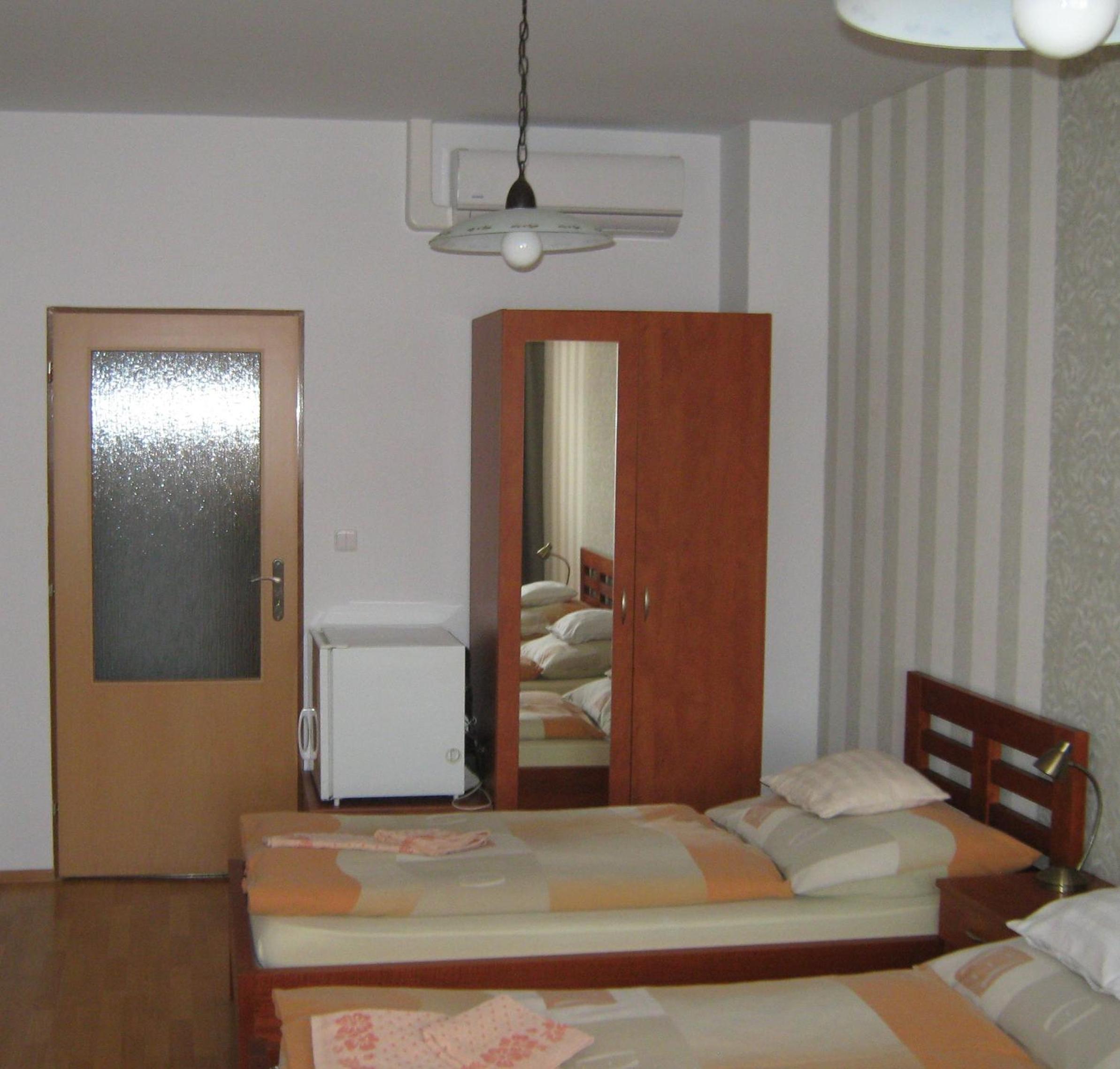 Standard Triple Room photo 2