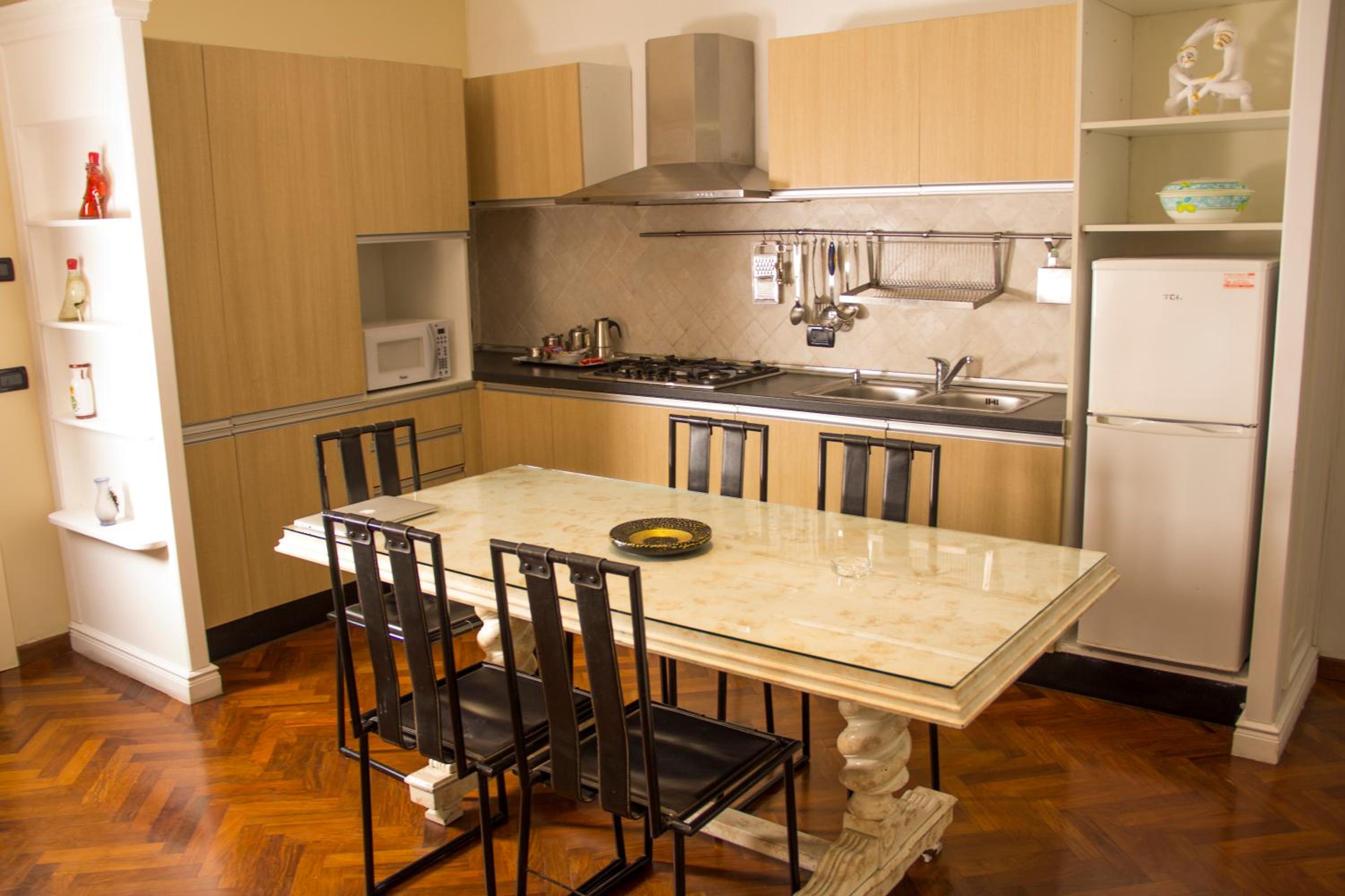 Apartment with Sea View - Photo 7