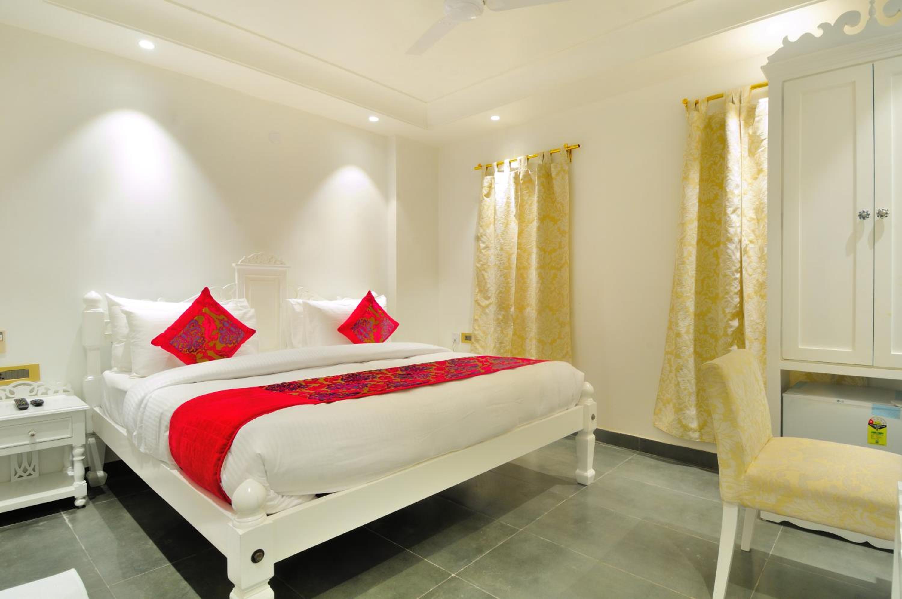 Heritage Boutique Room - Photo 22