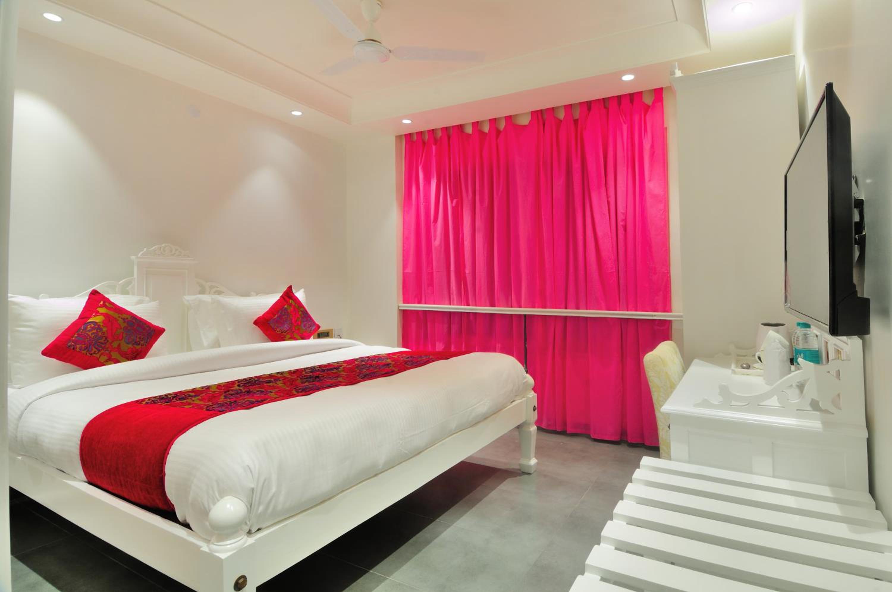 Heritage Boutique Room - Photo 34