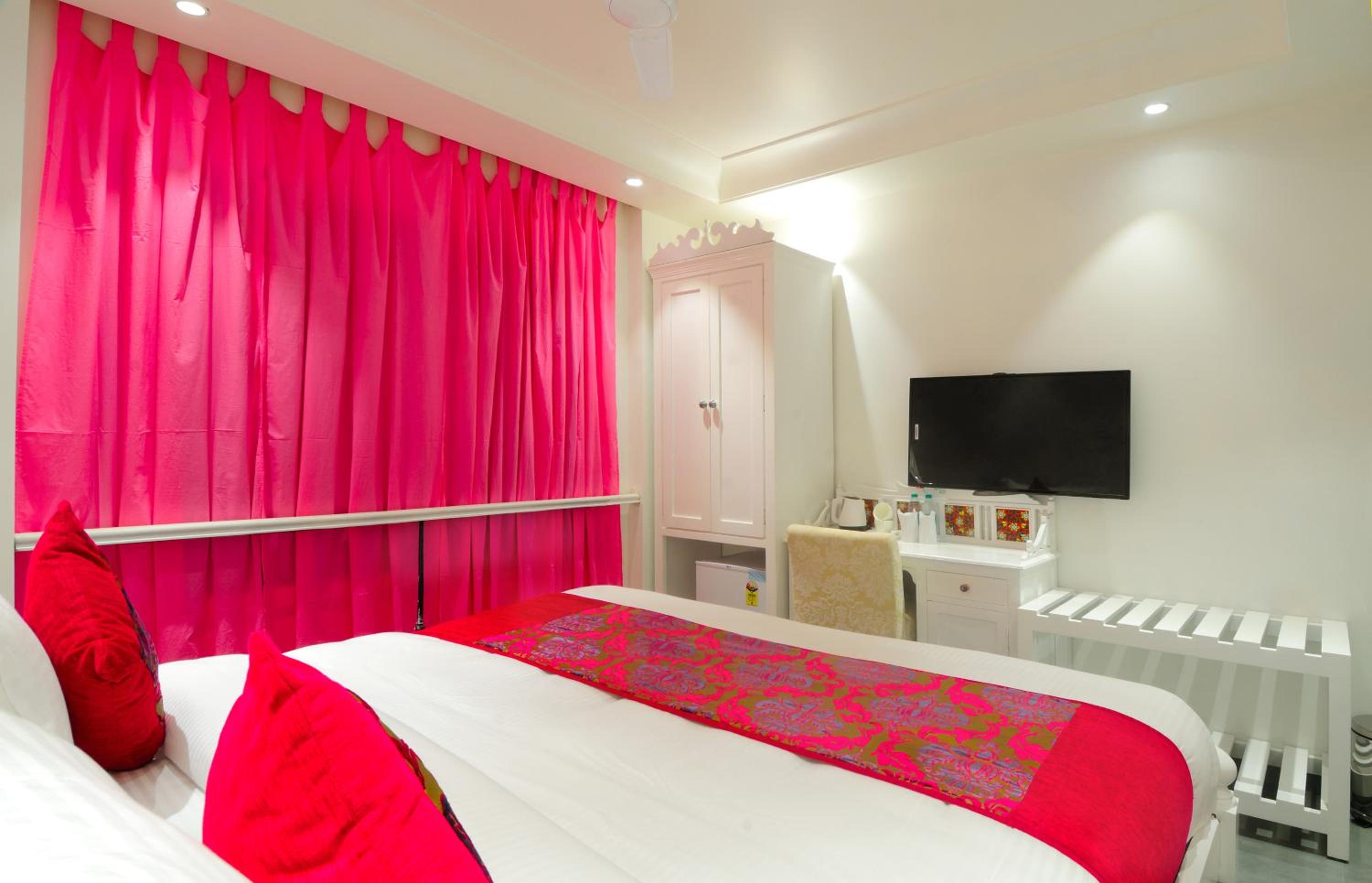 Heritage Boutique Room - Photo 28