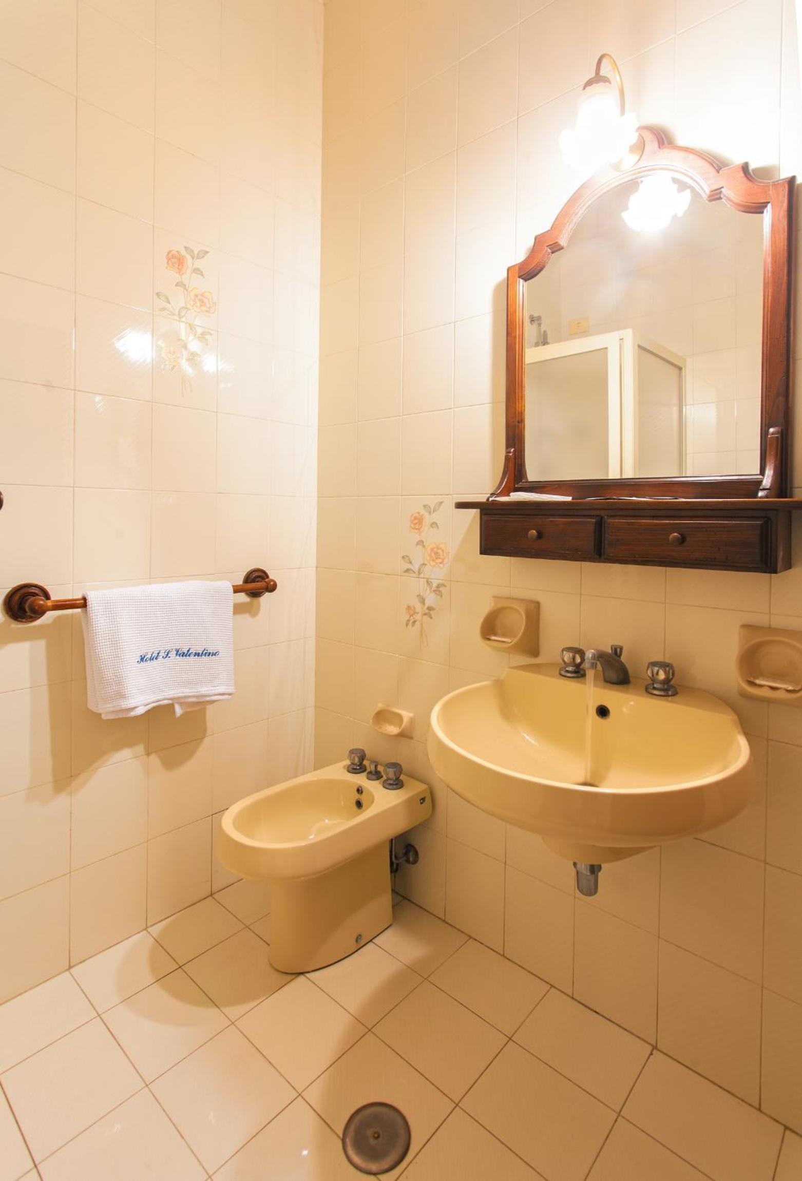 Economy Double or Twin Room - Photo 6