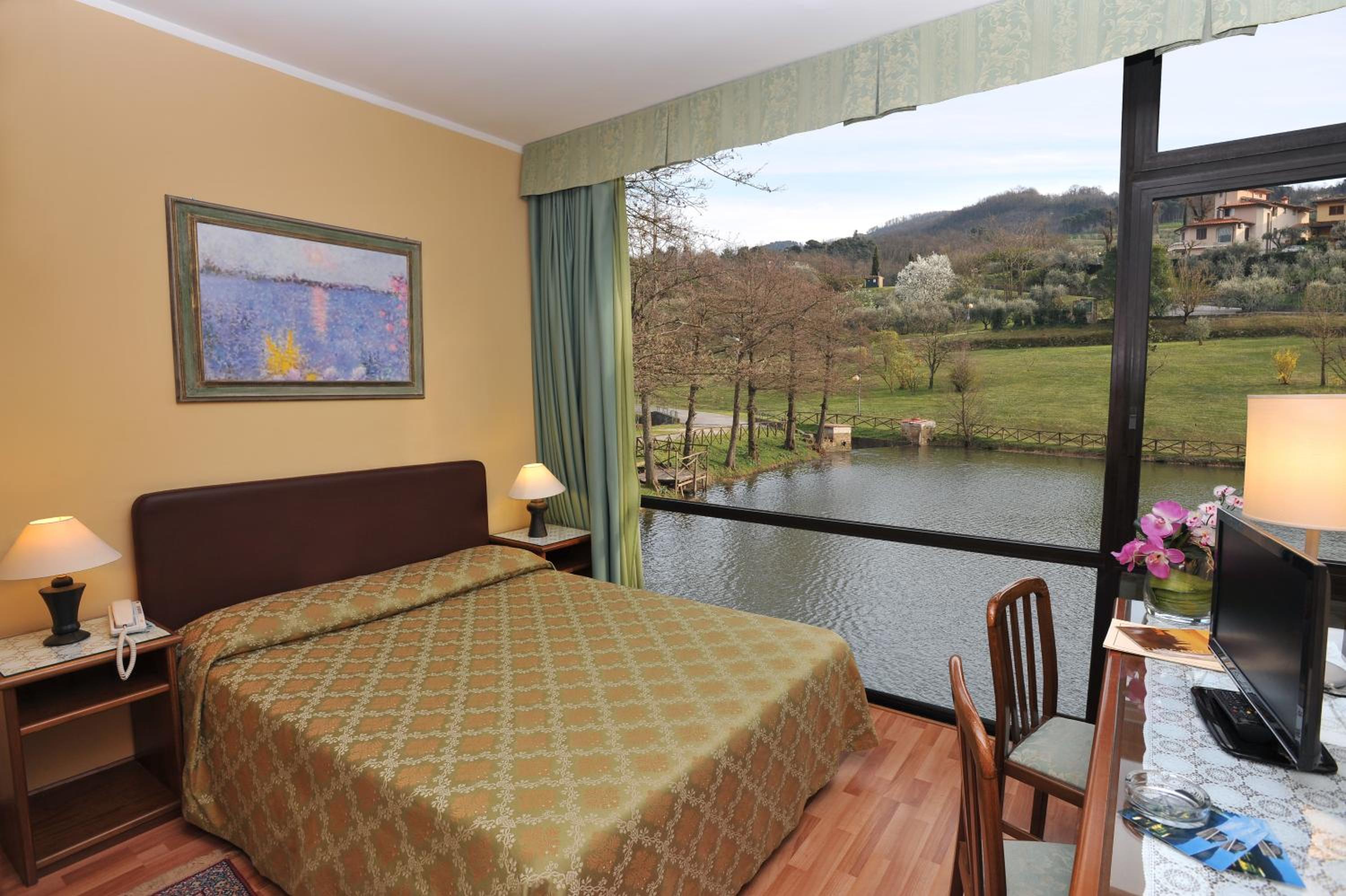 Classic Quadruple Room