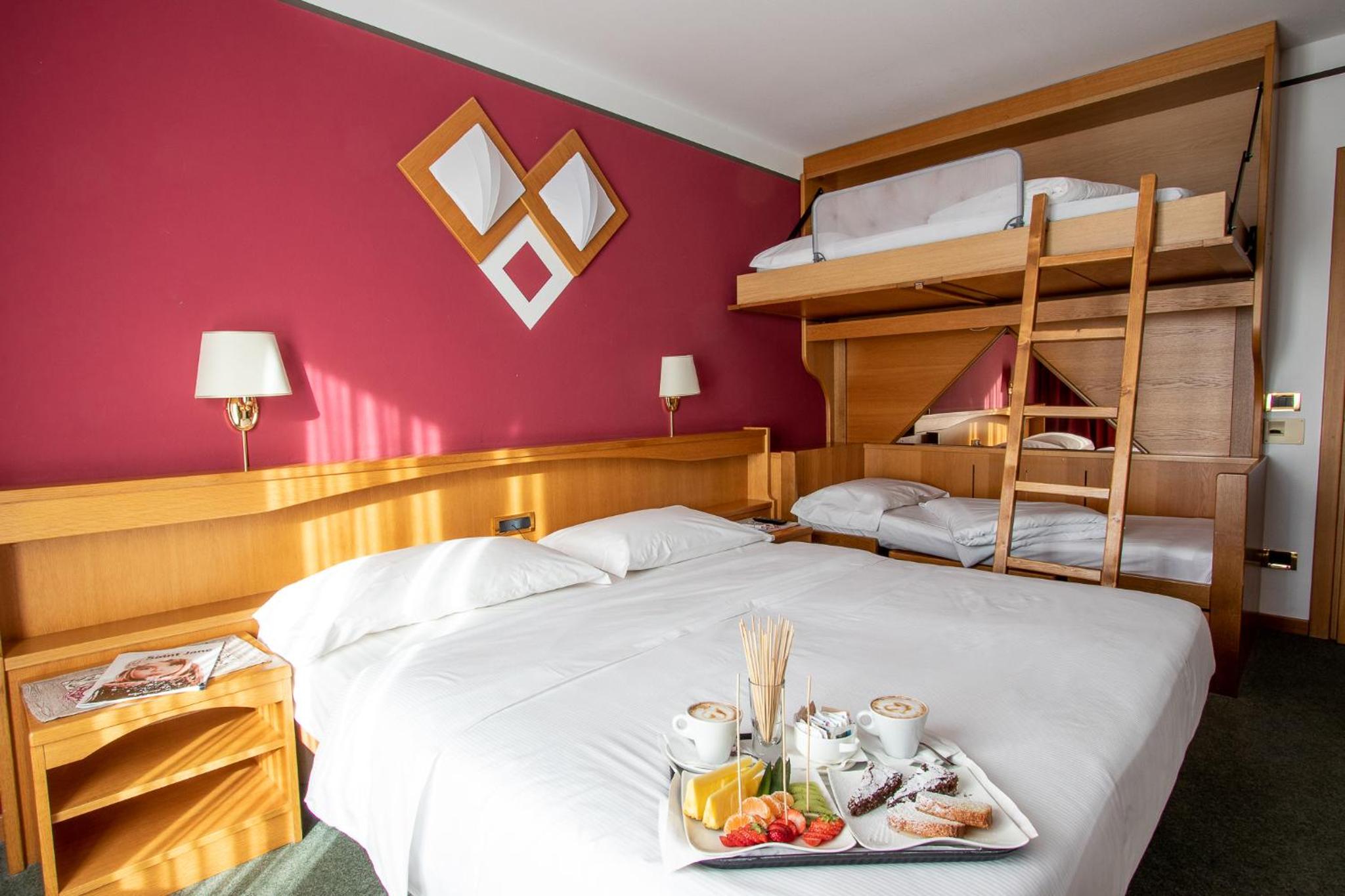 Quadruple Room - Photo 1