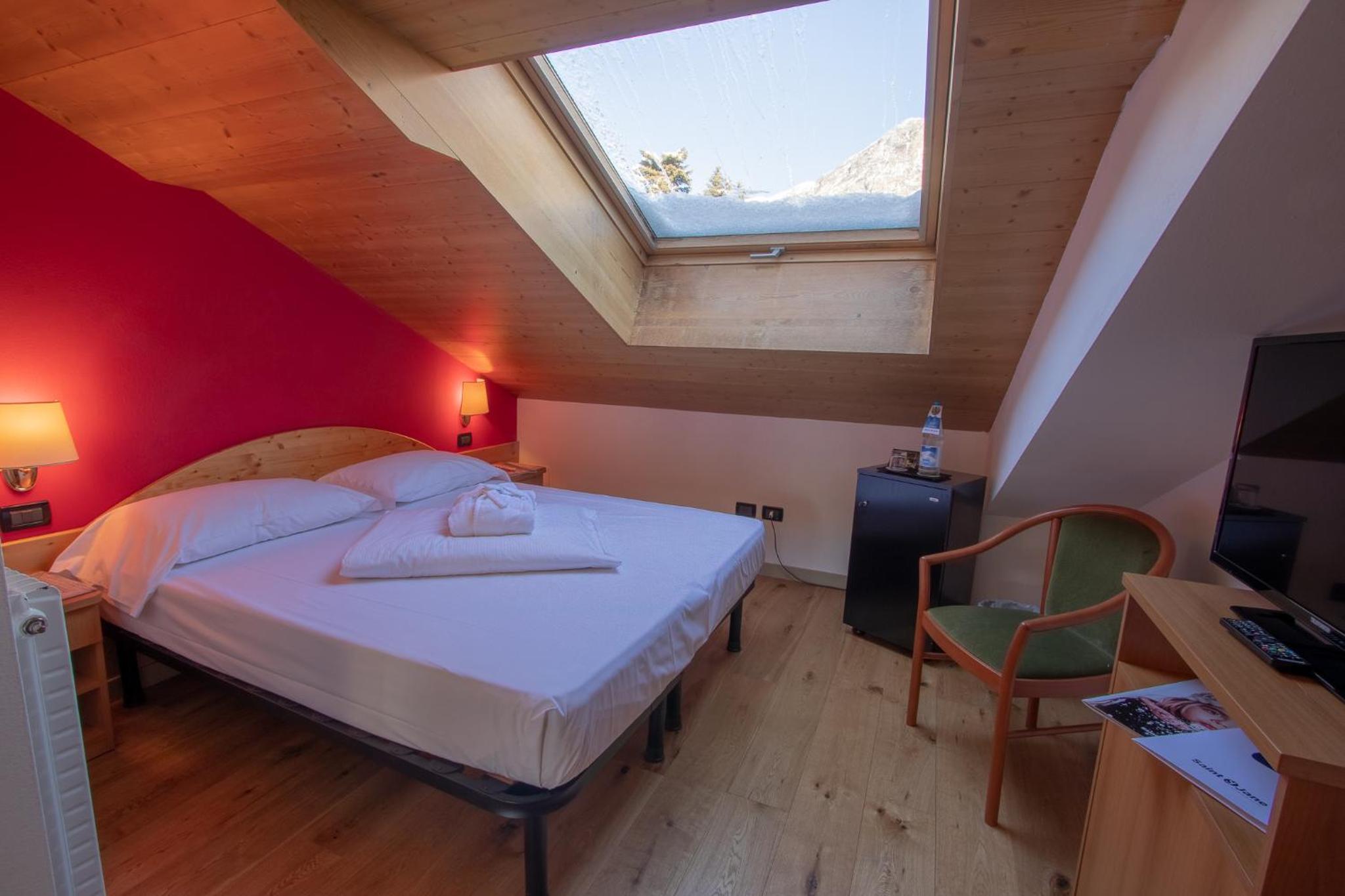 Double or Twin Room - Photo 4