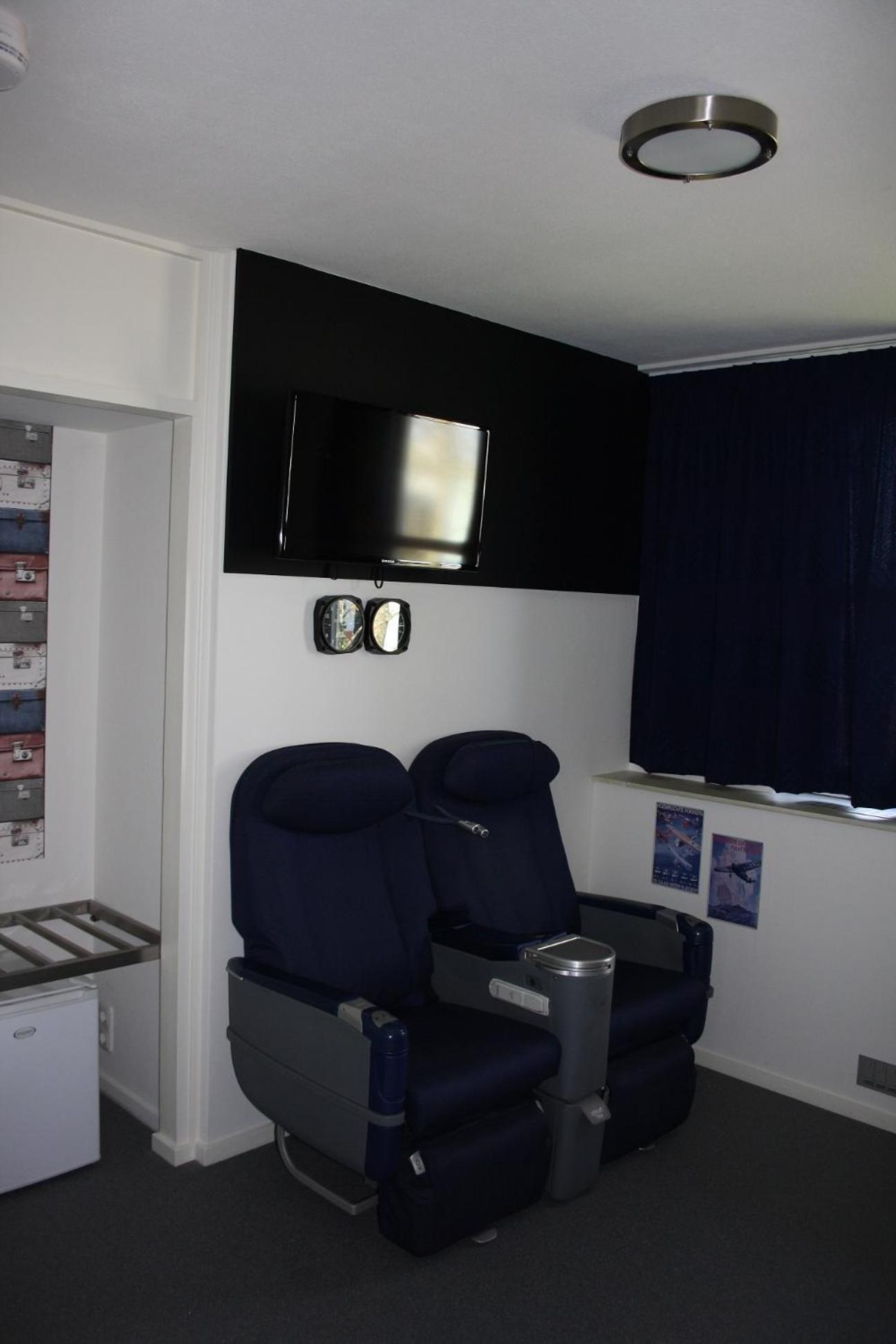 Double Room with Private Bathroom - Photo 3