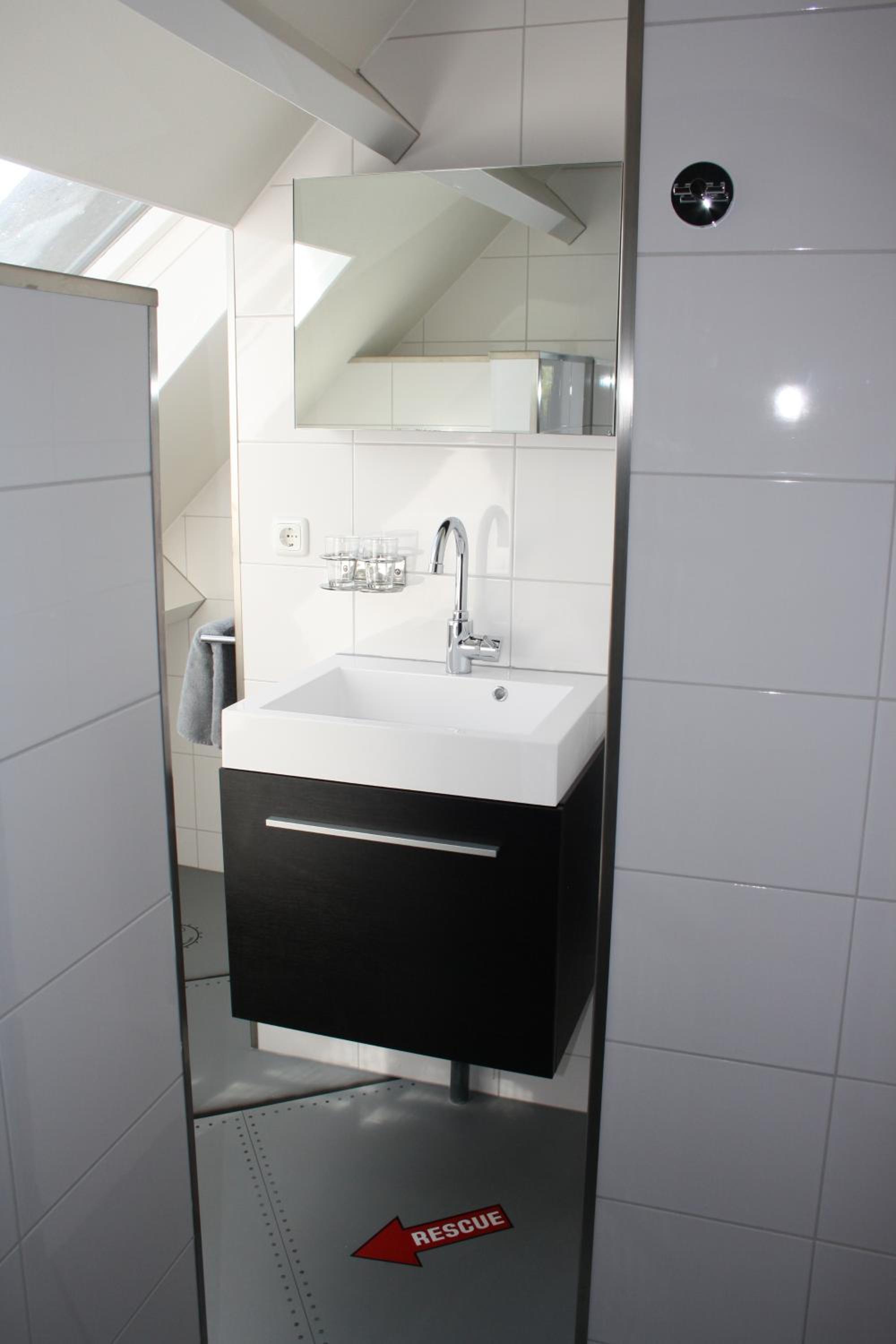 Double Room with Private Bathroom - Photo 2