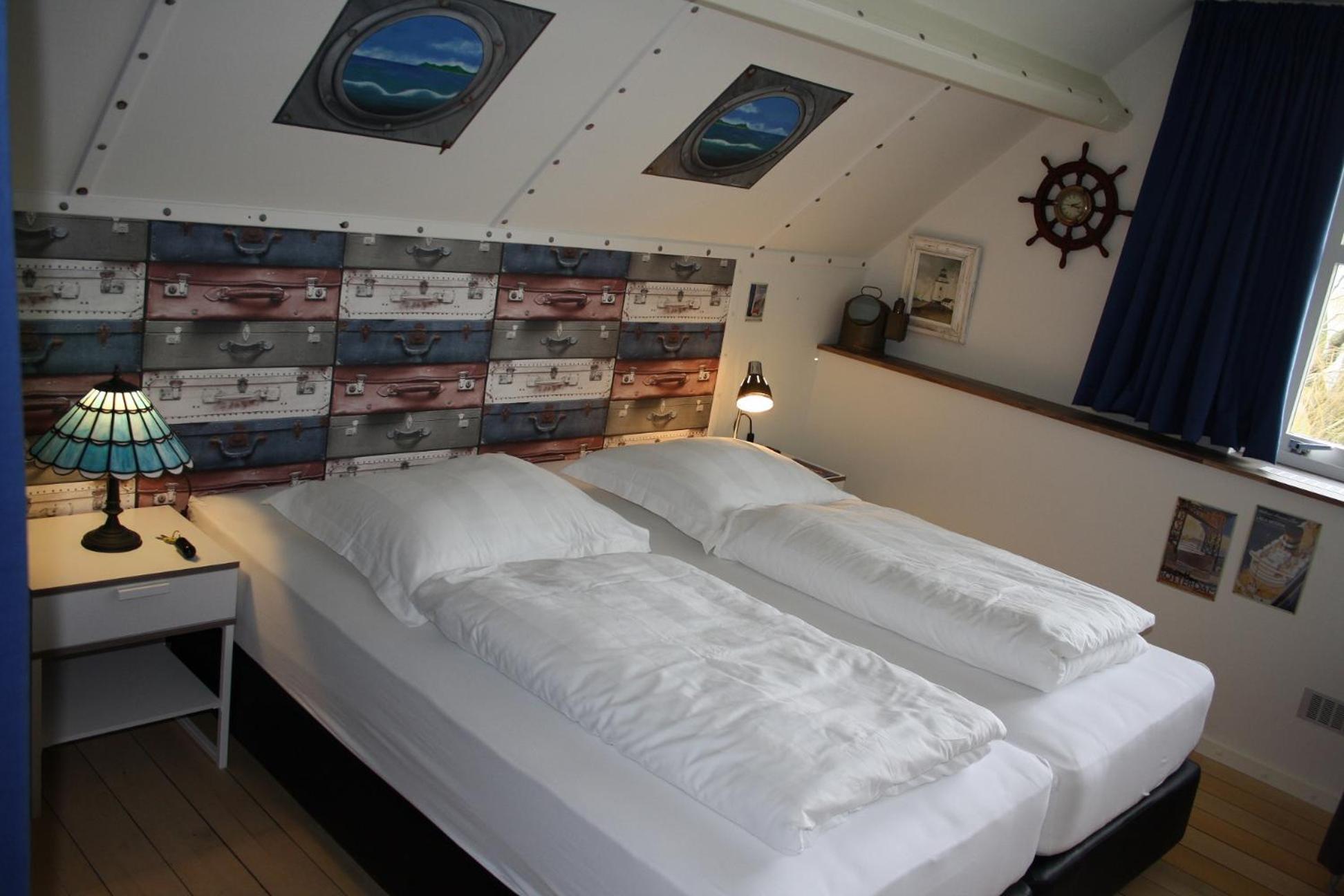 Double Room with Spa Bath photo 2